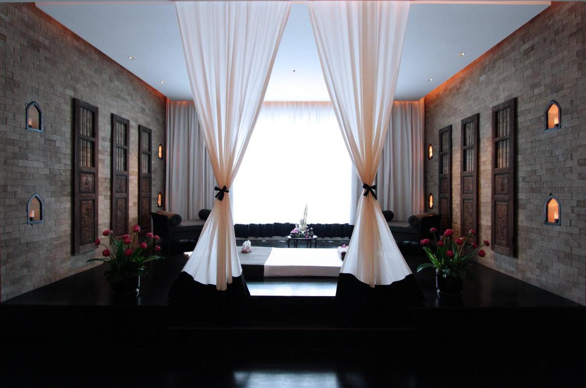 The Siam 111