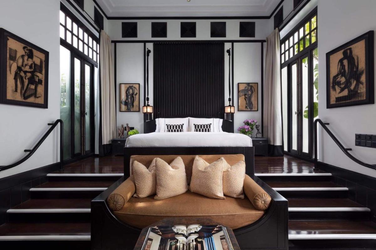 The Siam 121