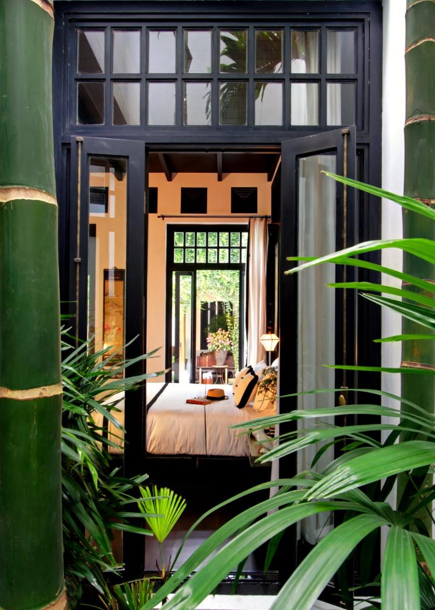 The Siam 90