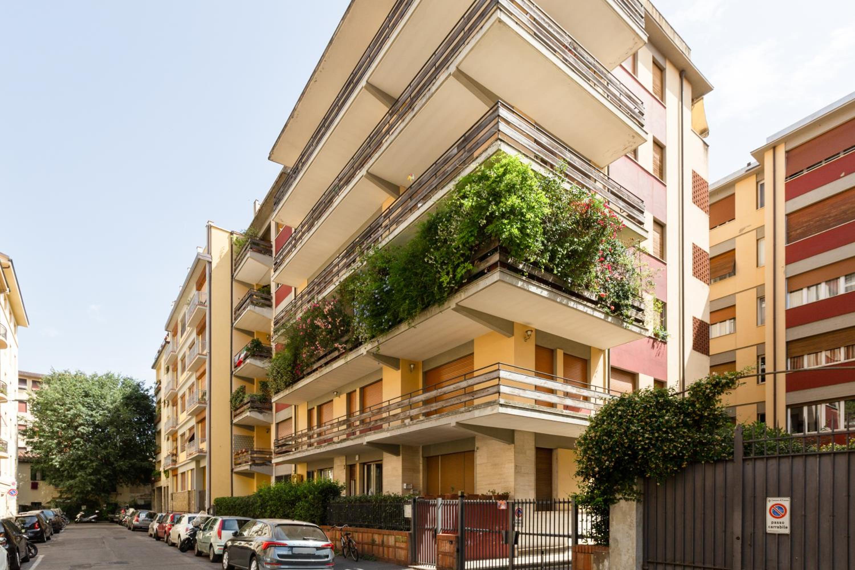 GuestHost - Piazza Oberdan Patio Apartment