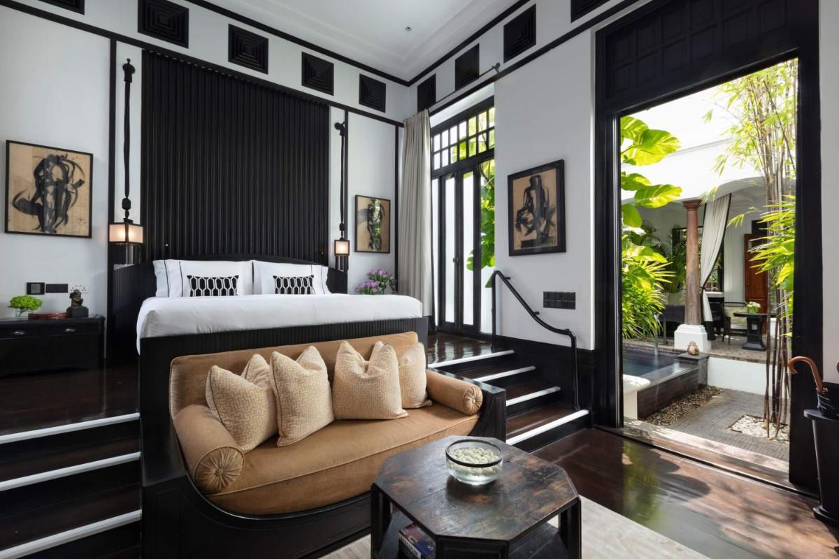 The Siam 32