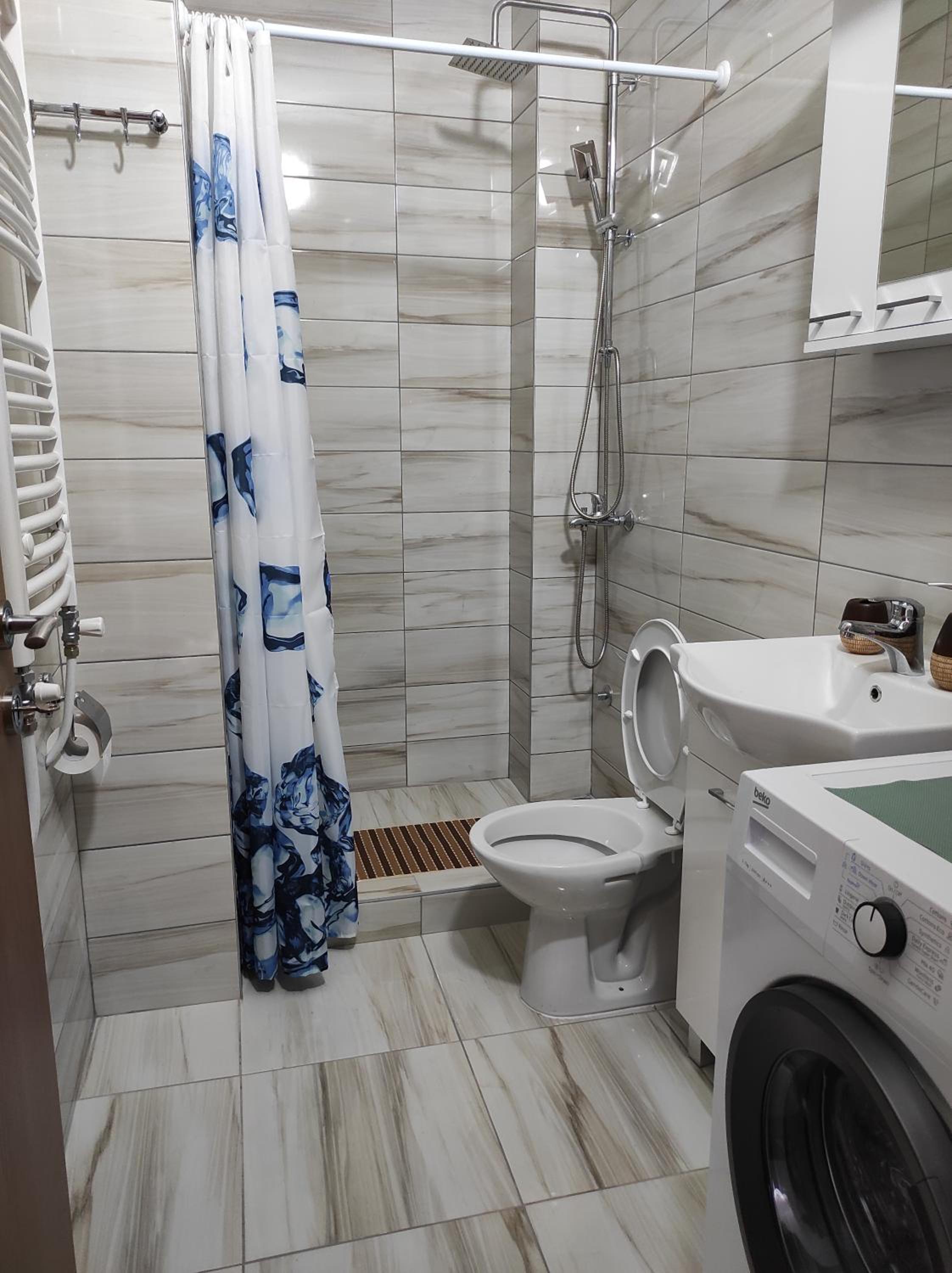 Andrea Airport Apartments