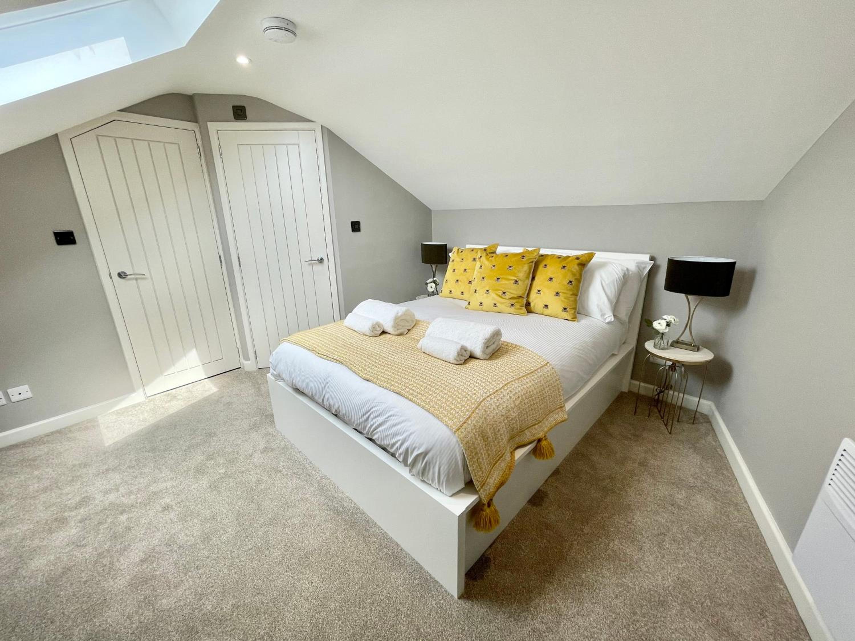 Old Yarn Apartment - Close to city walls view 3