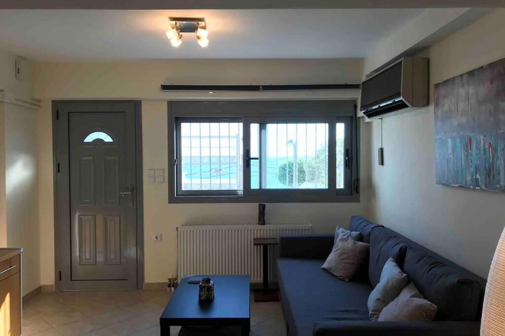 Cozy seafront loft - Kat's rentals view 2