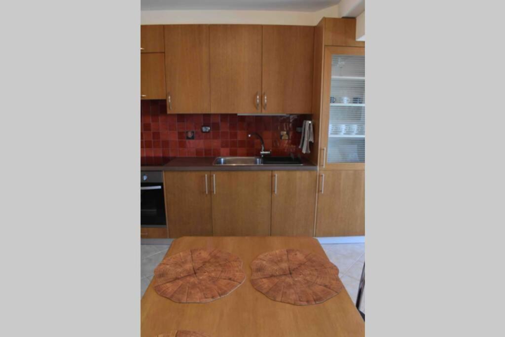 Cozy seafront loft - Kat's rentals view 5