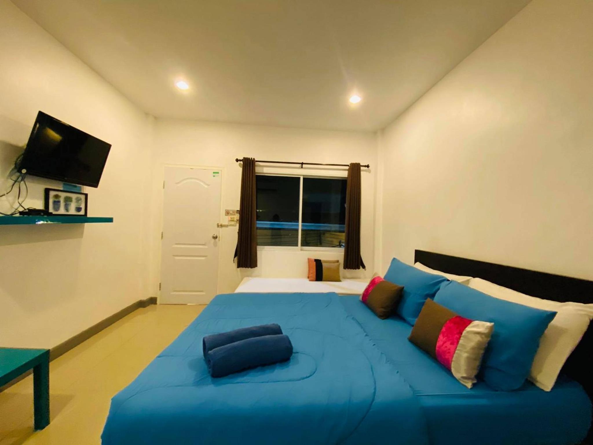 Baan Ta Long Beach Koh Larn