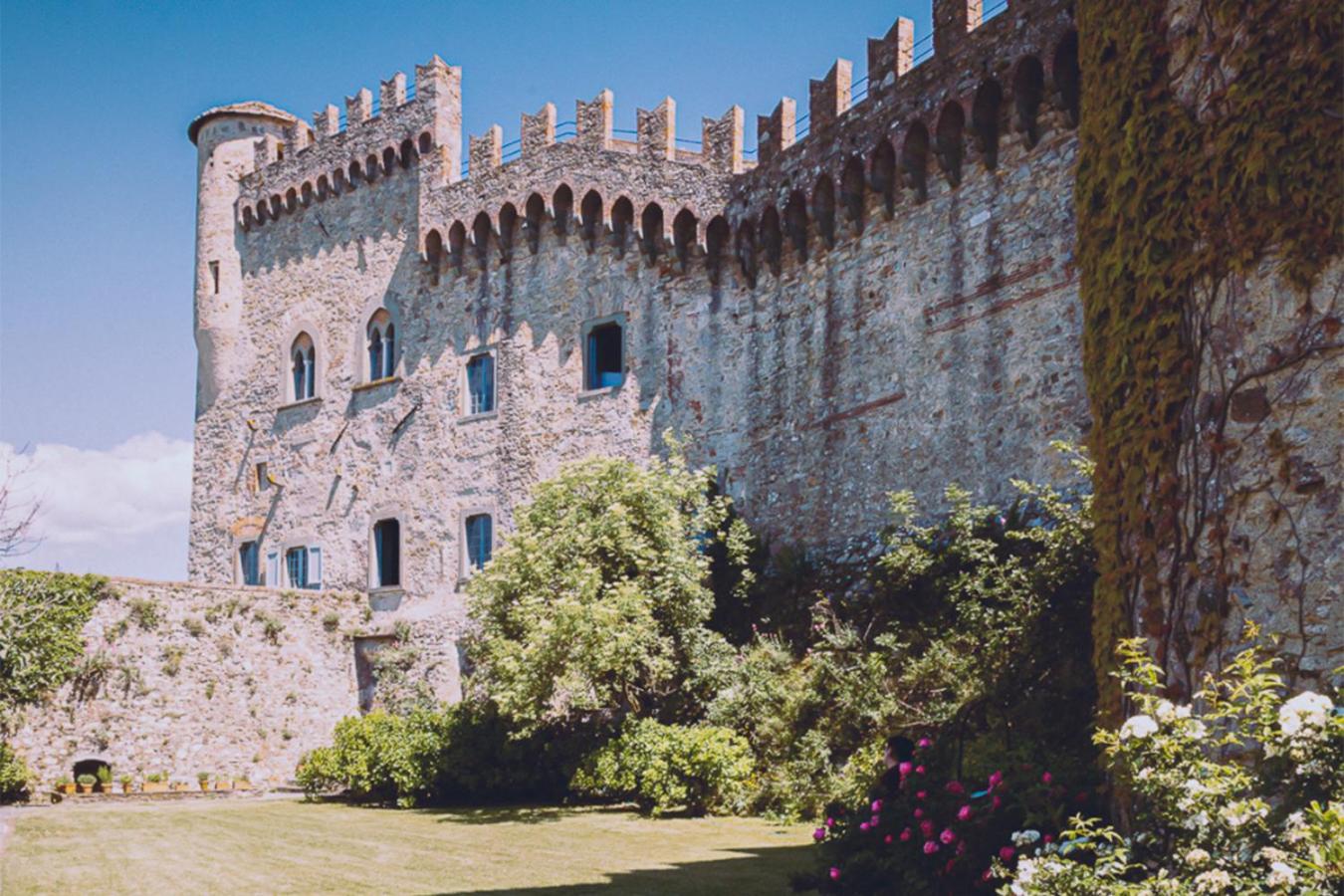 Castello Malaspina di Fosdinovo view 3
