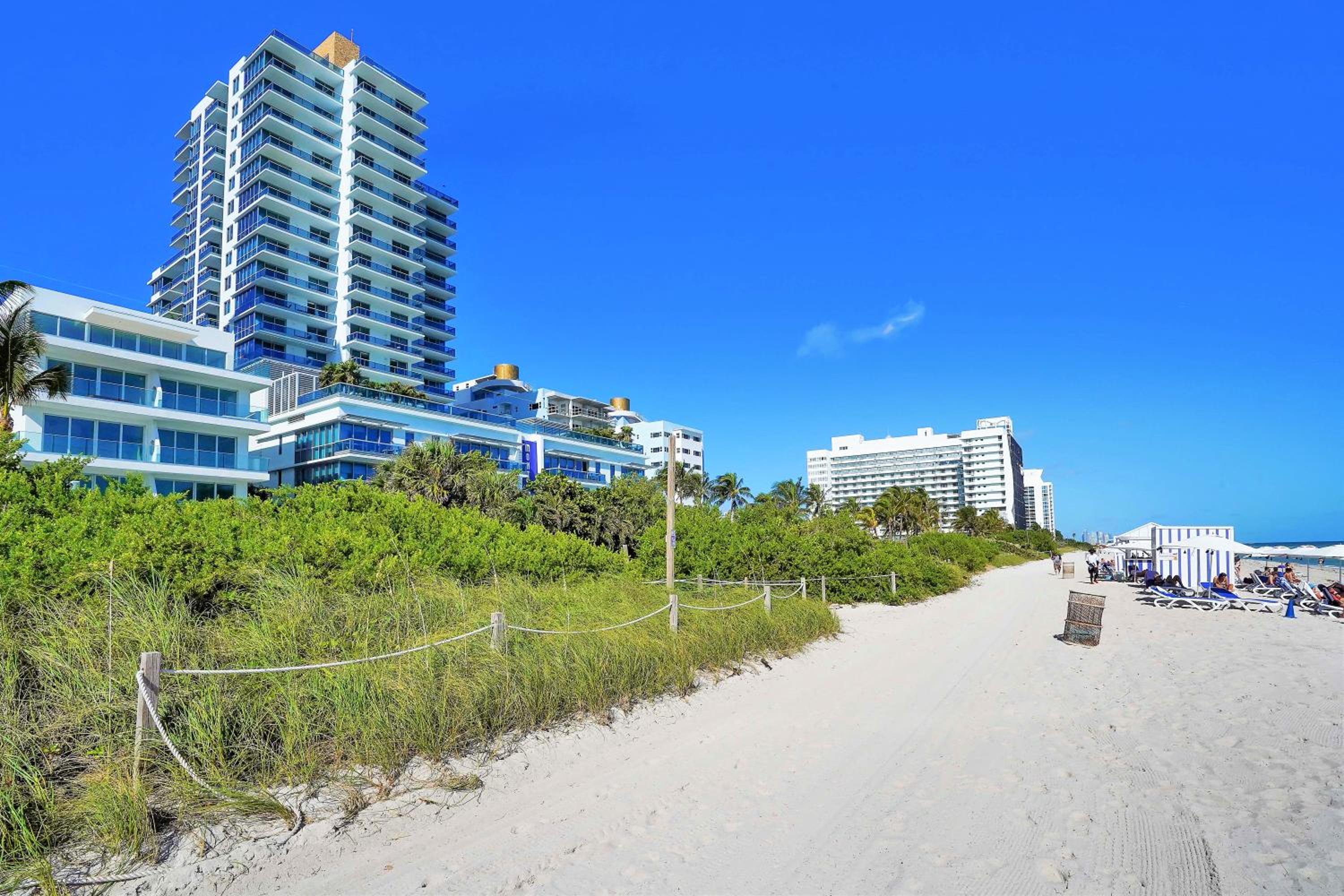 Dharma Home Suites Miami Beach at Monte Carlo - Image 5