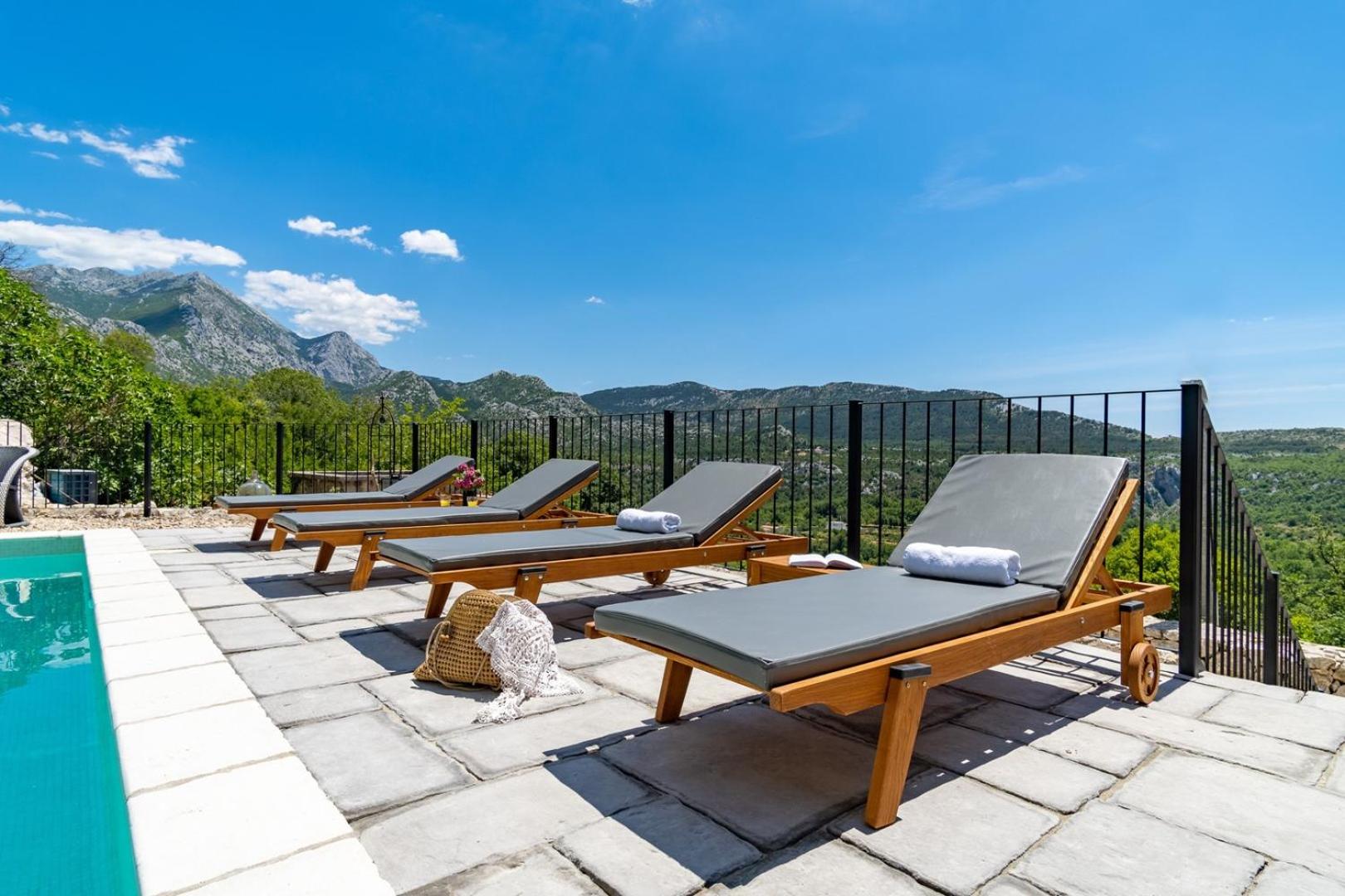 Stone villa JUDITA with heated pool and hydro-massage view 4