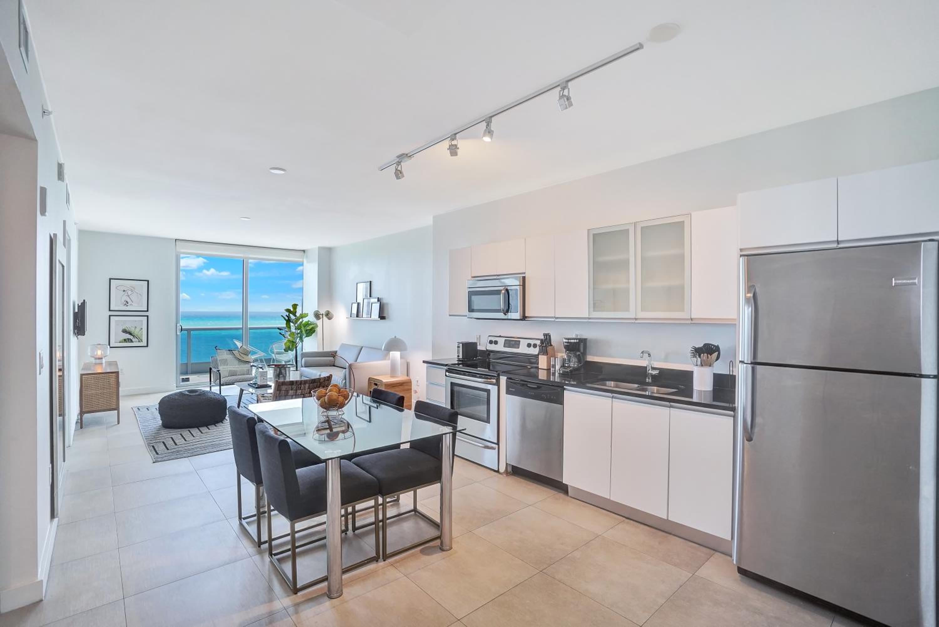 Dharma Home Suites Miami Beach at Monte Carlo