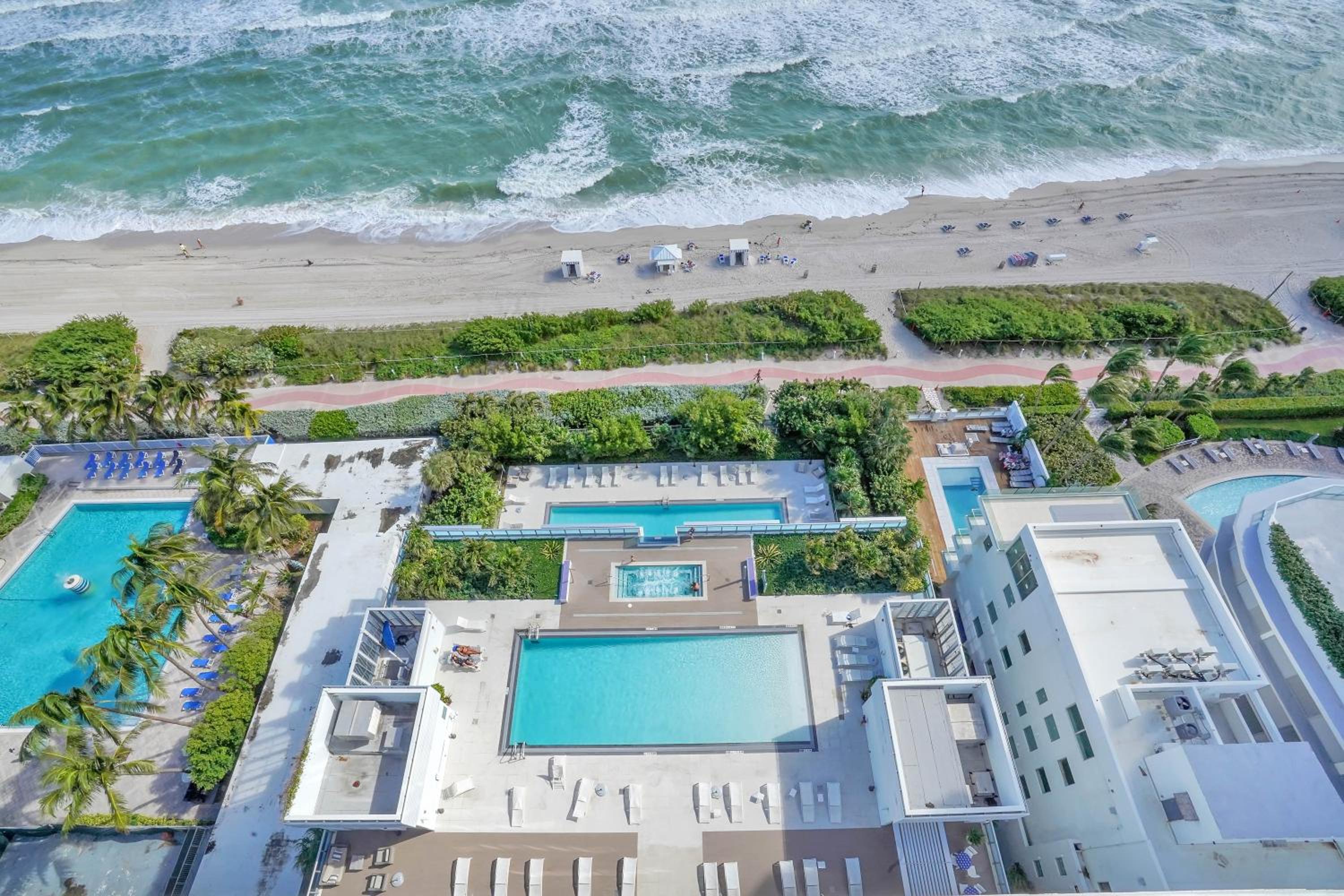 Dharma Home Suites Miami Beach at Monte Carlo