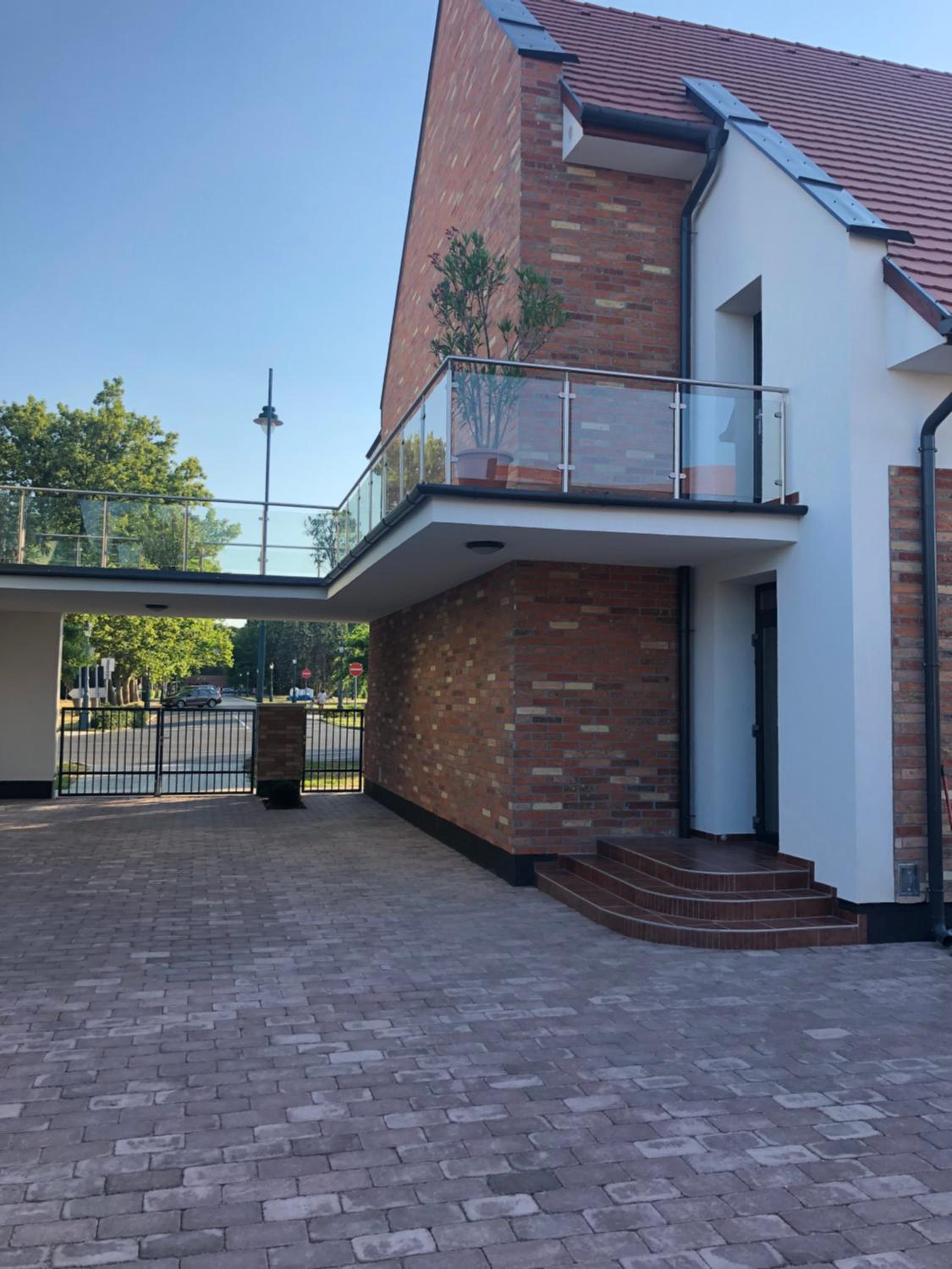 Castellum Apartmanház