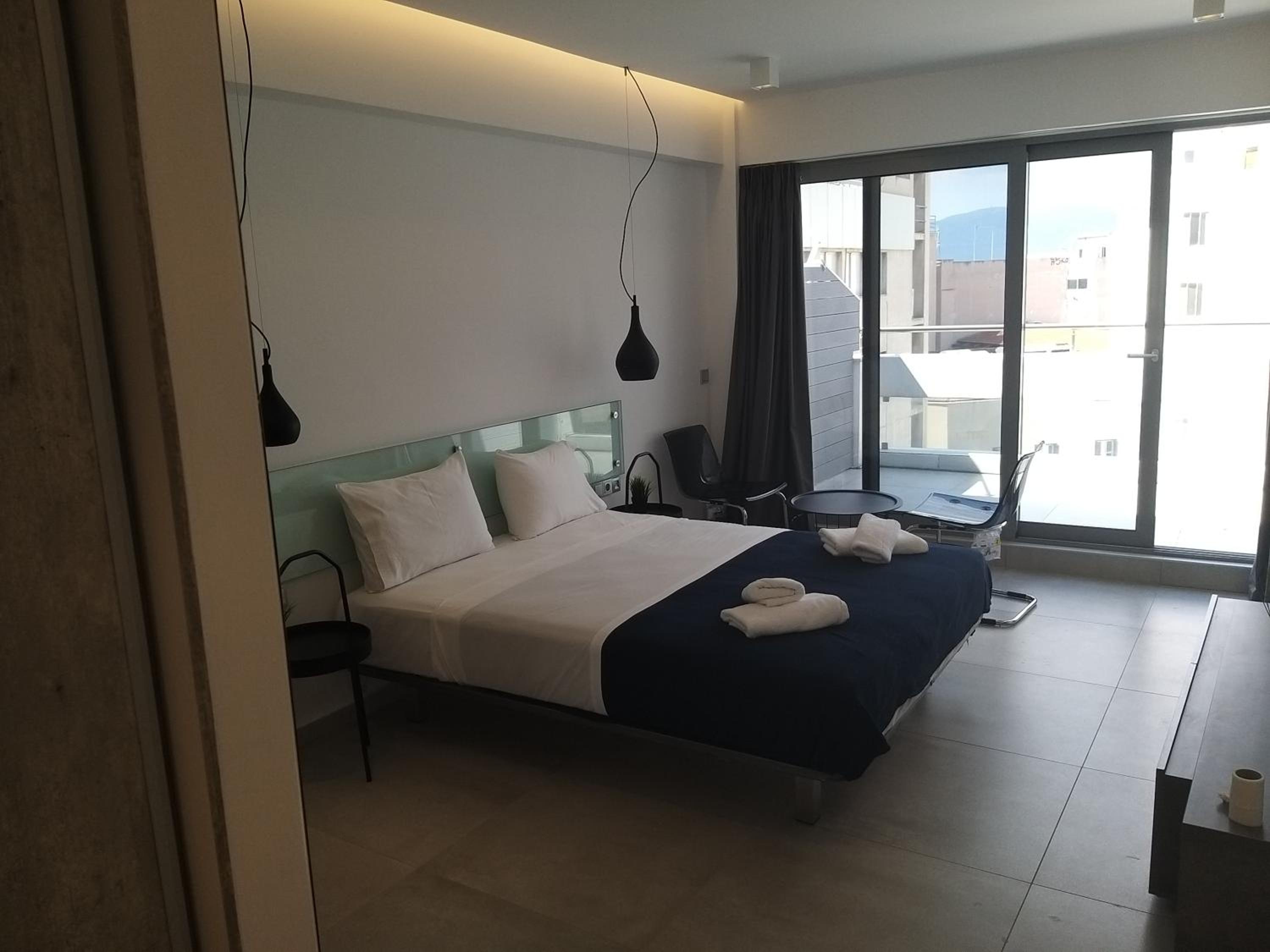 Amazing Apartments @ Aiolou Str.