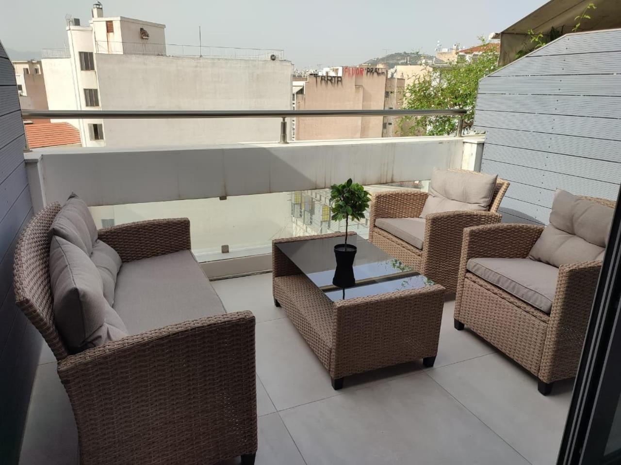 Amazing Apartments @ Aiolou Str.