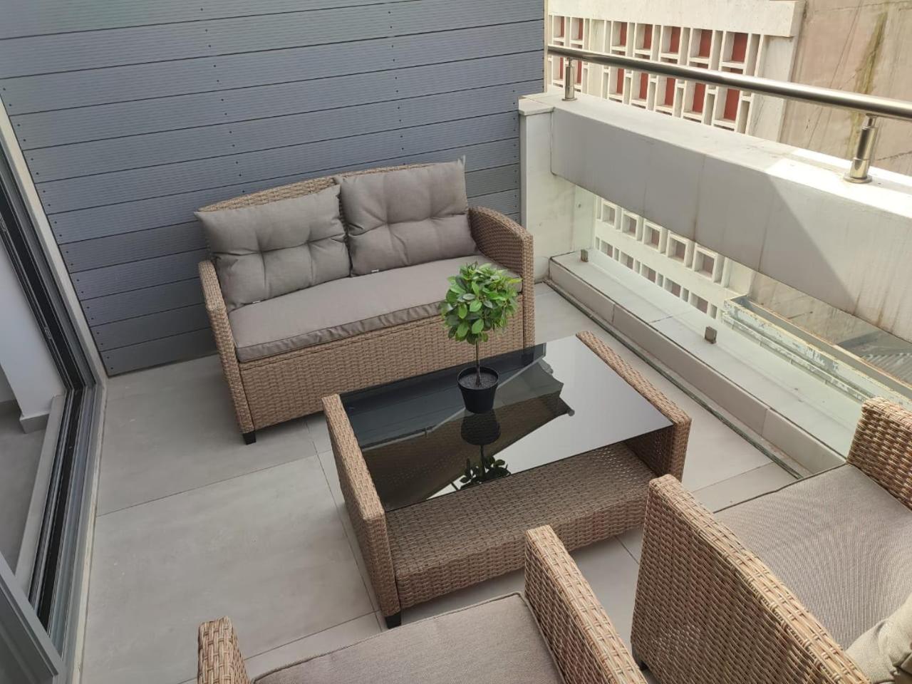 Amazing Apartments @ Aiolou Str.