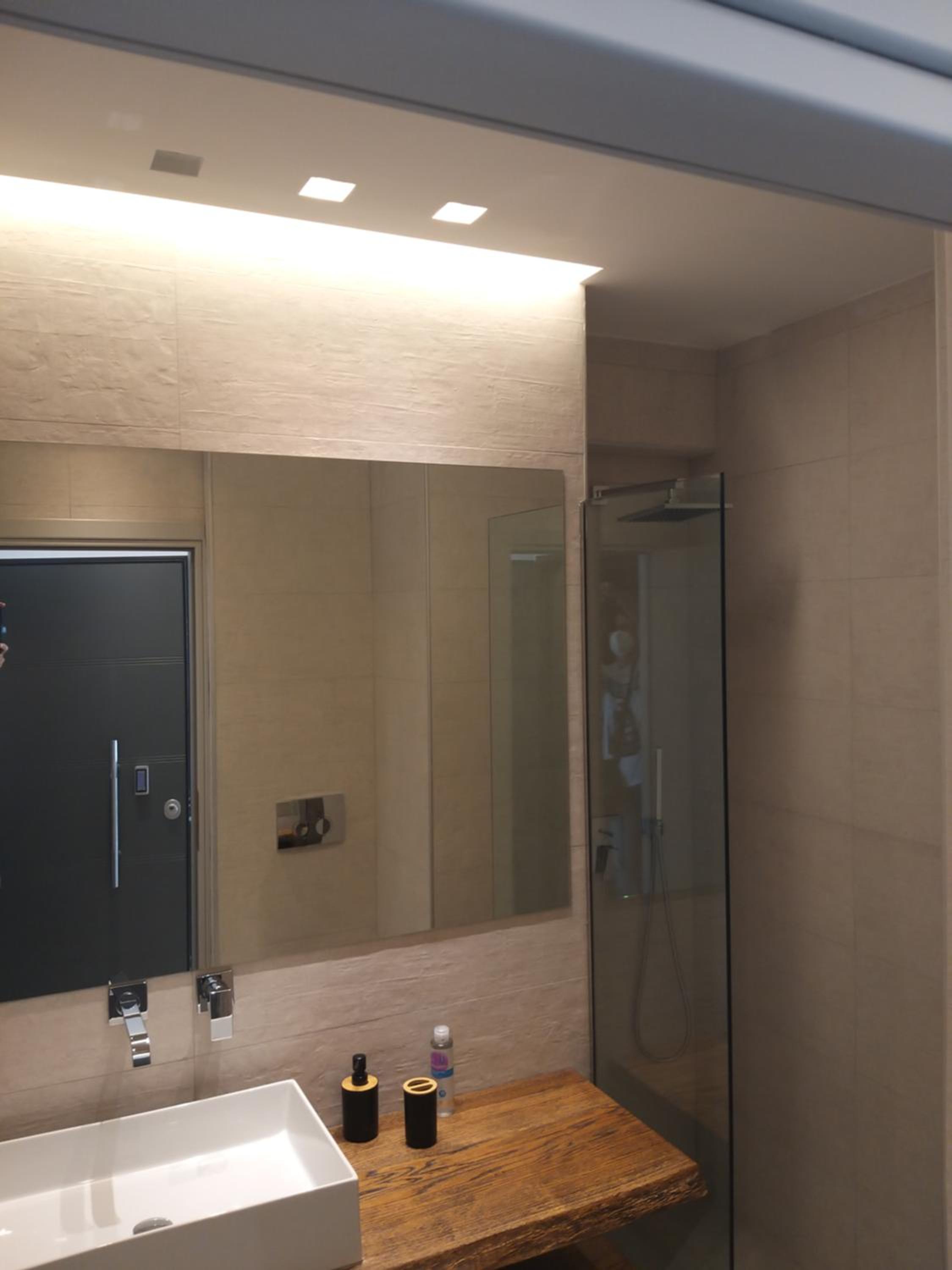 Amazing Apartments @ Aiolou Str.