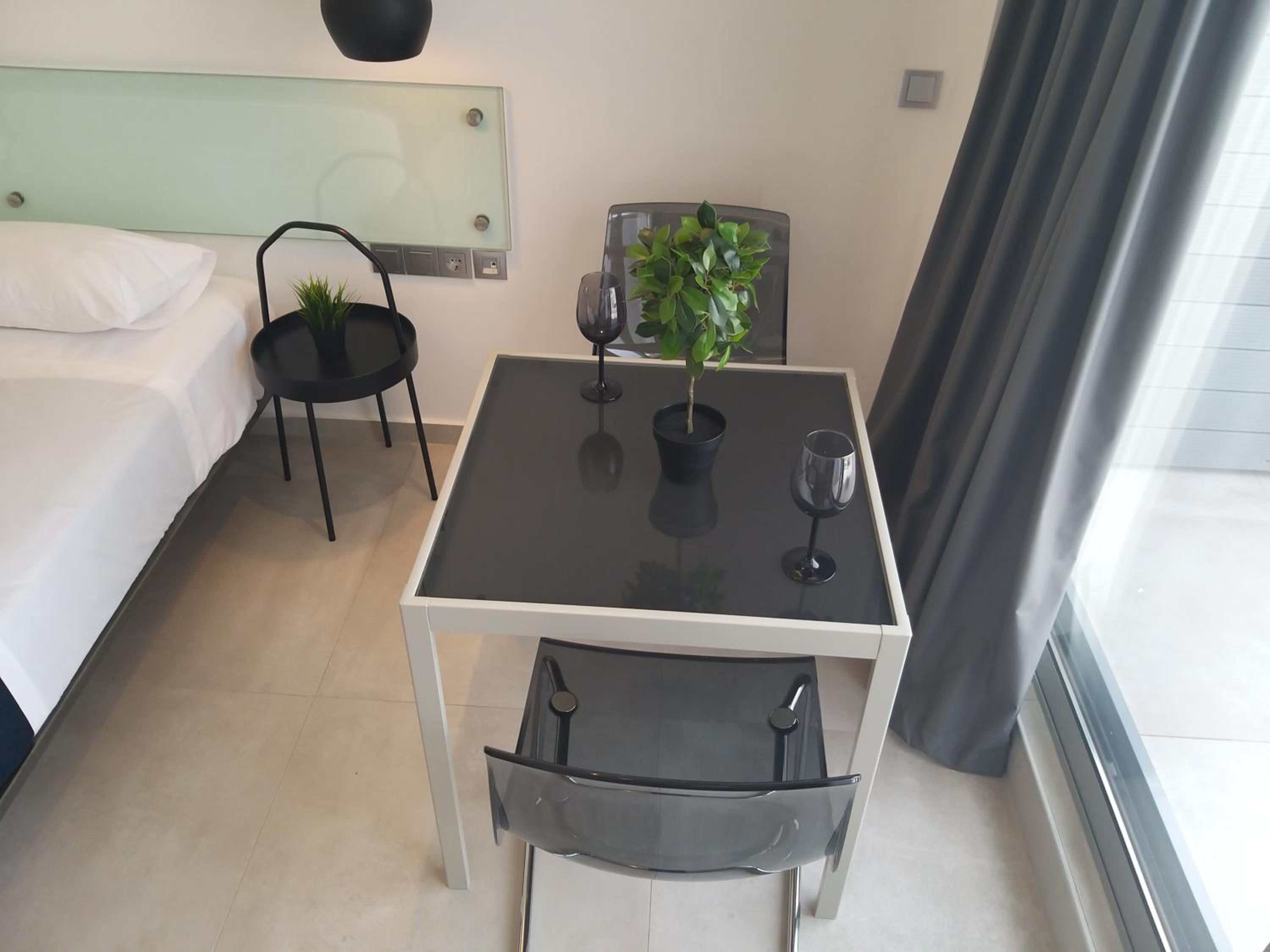 Amazing Apartments @ Aiolou Str.