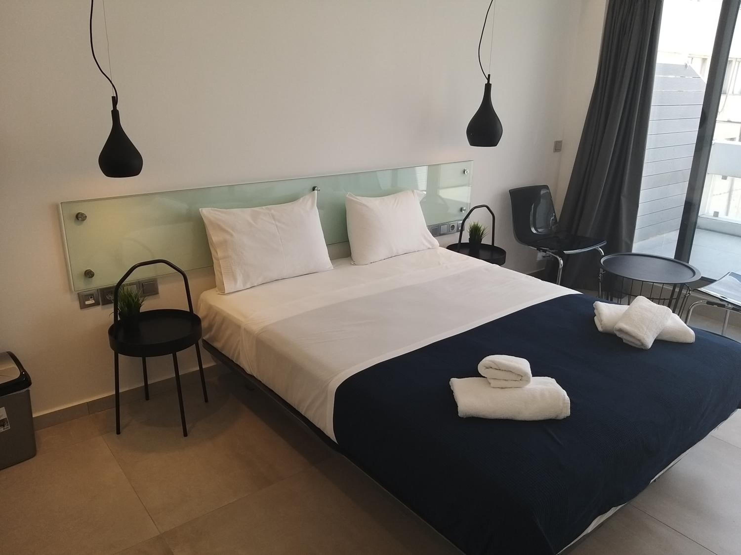 Amazing Apartments @ Aiolou Str.