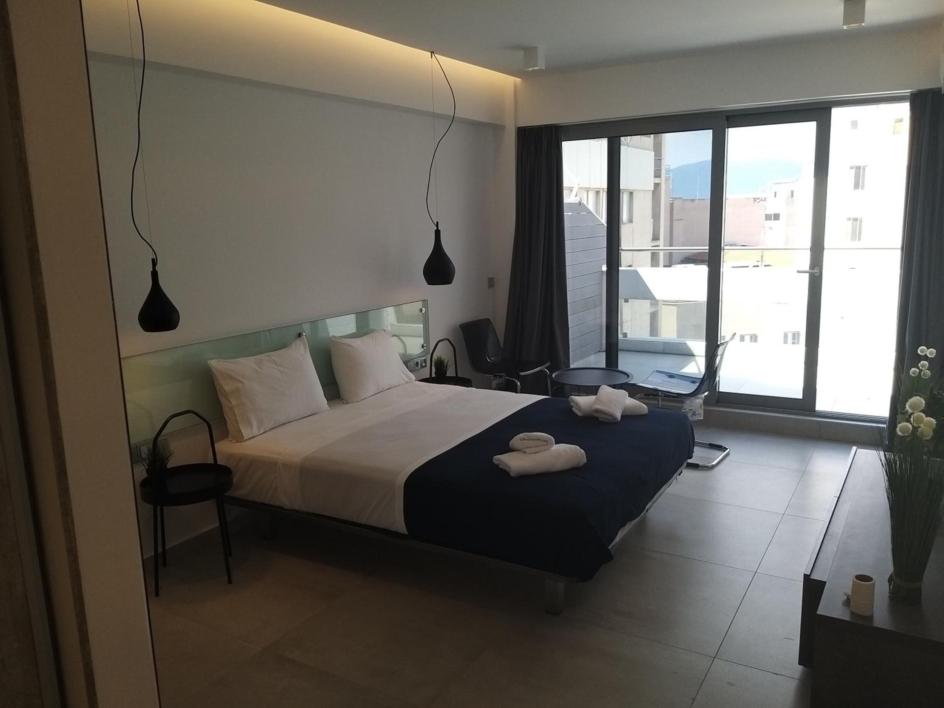 Amazing Apartments @ Aiolou Str.