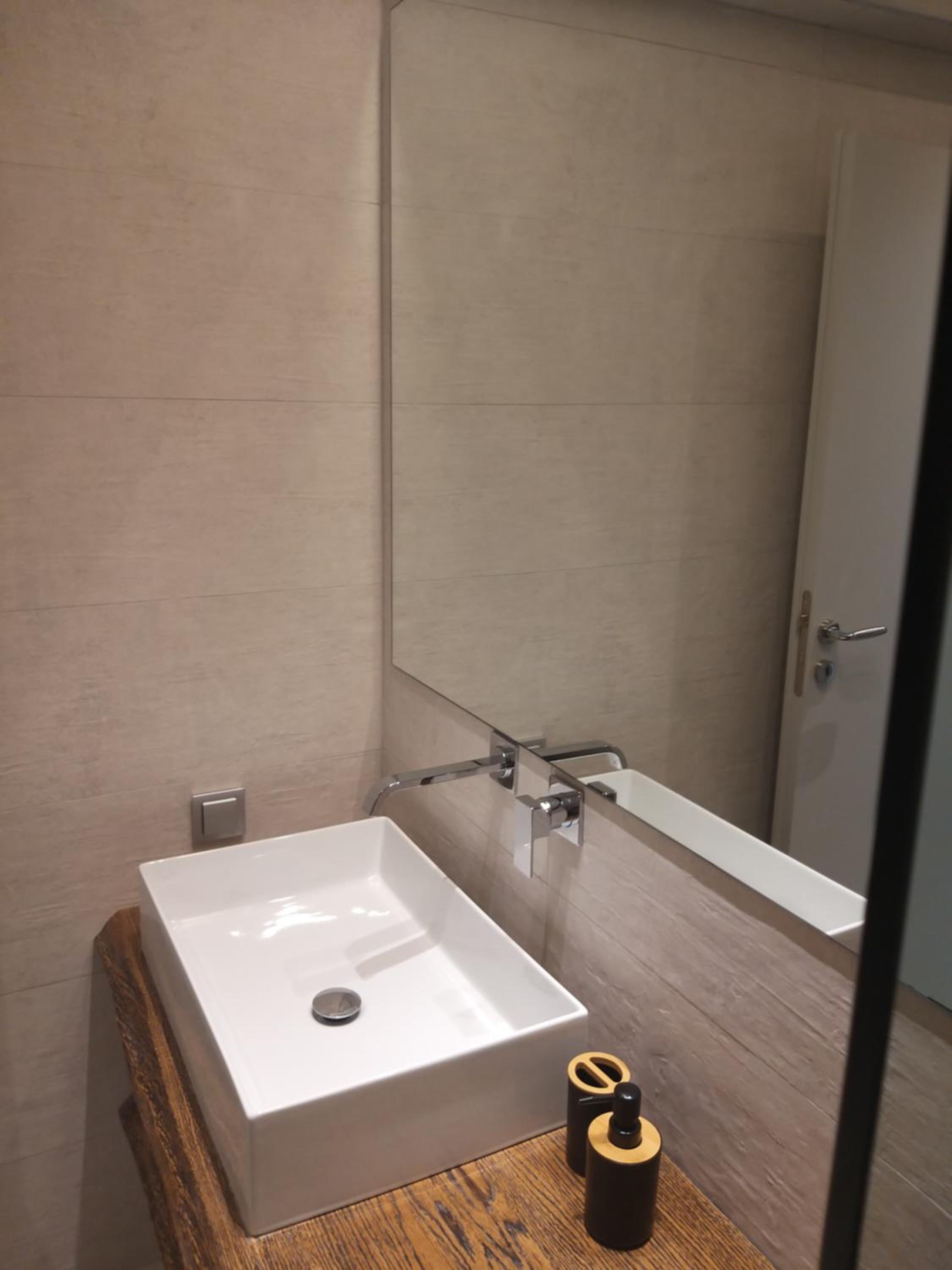 Amazing Apartments @ Aiolou Str.