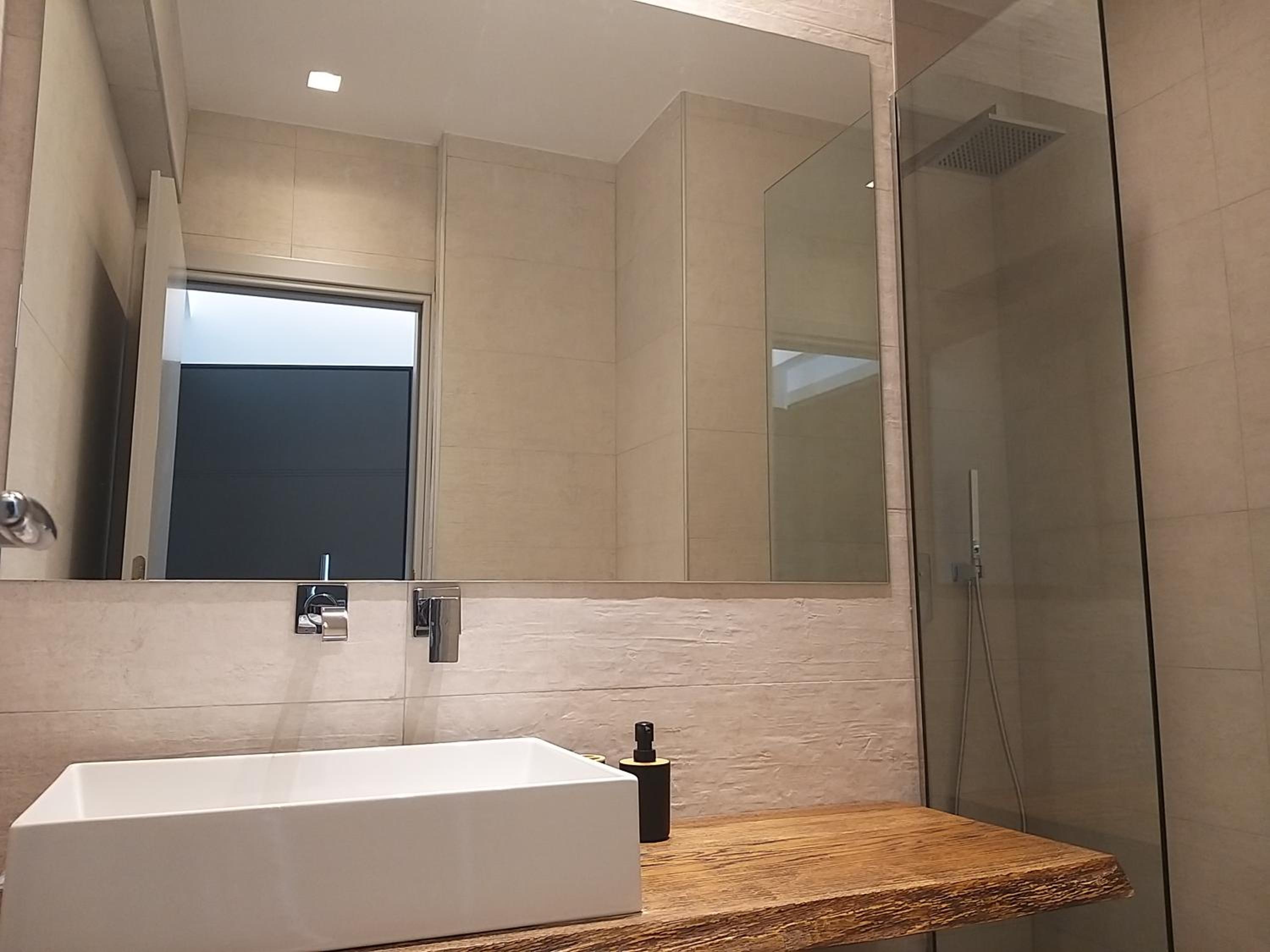 Amazing Apartments @ Aiolou Str.