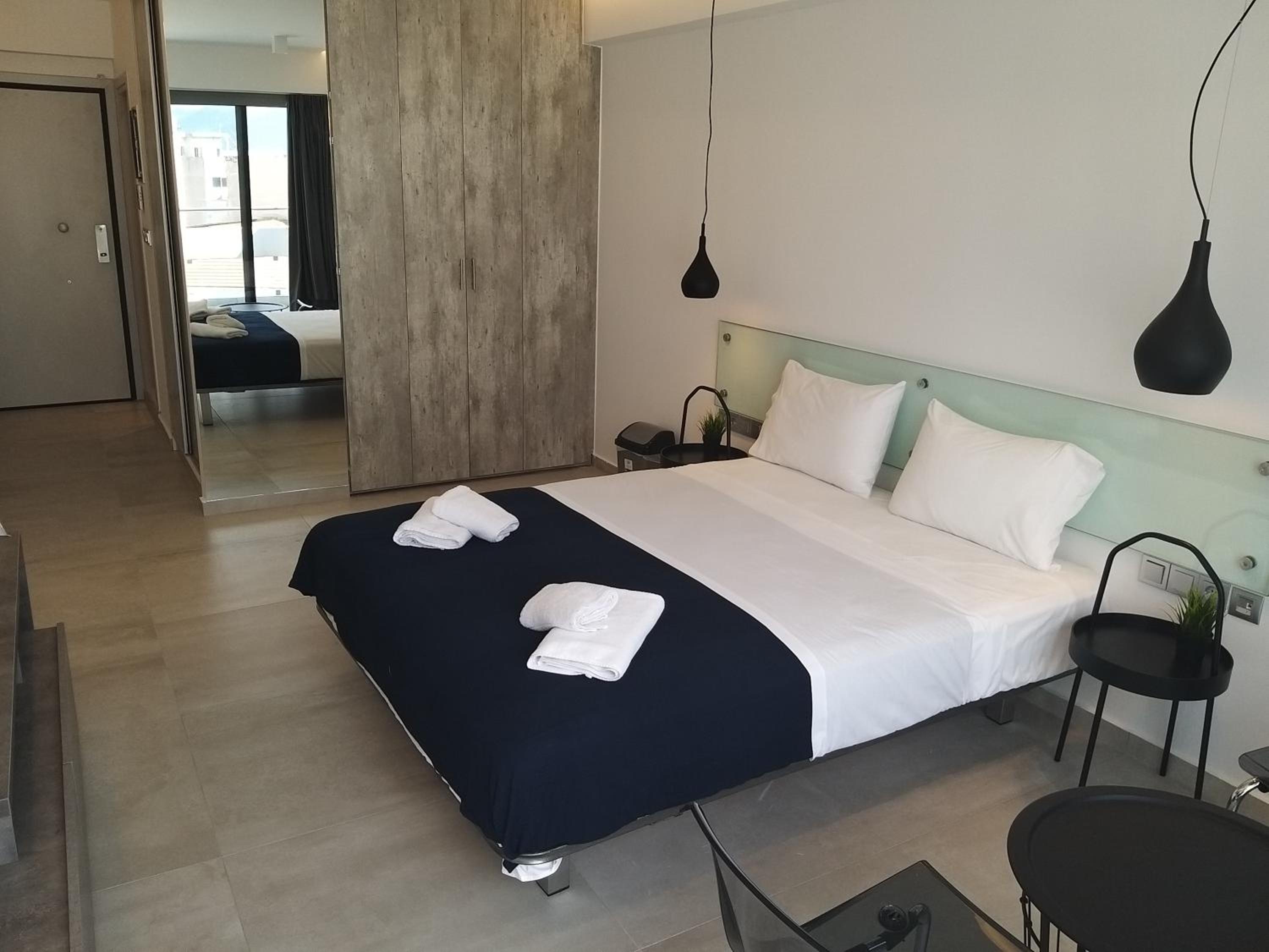 Amazing Apartments @ Aiolou Str.