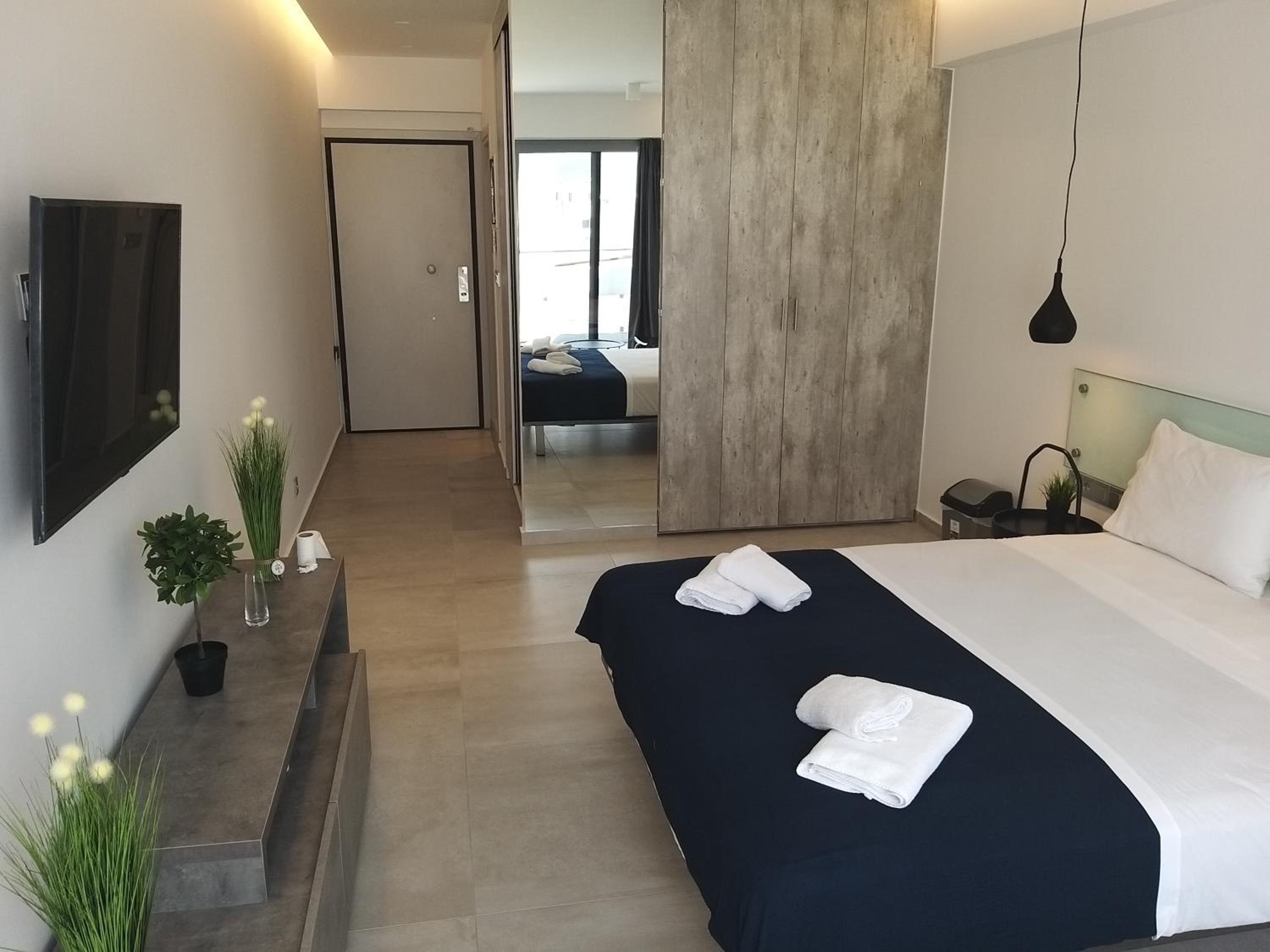 Amazing Apartments @ Aiolou Str.