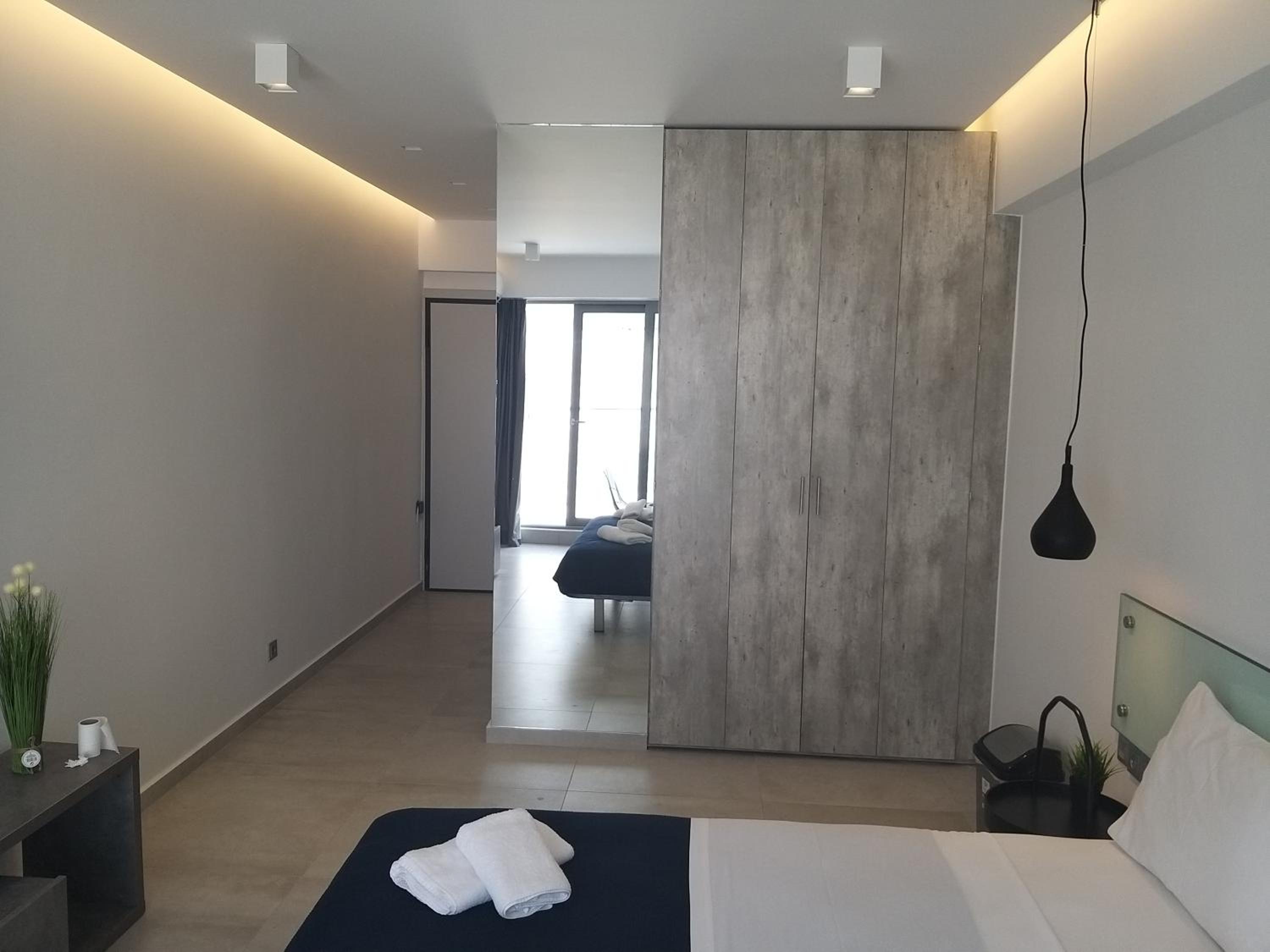 Amazing Apartments @ Aiolou Str.