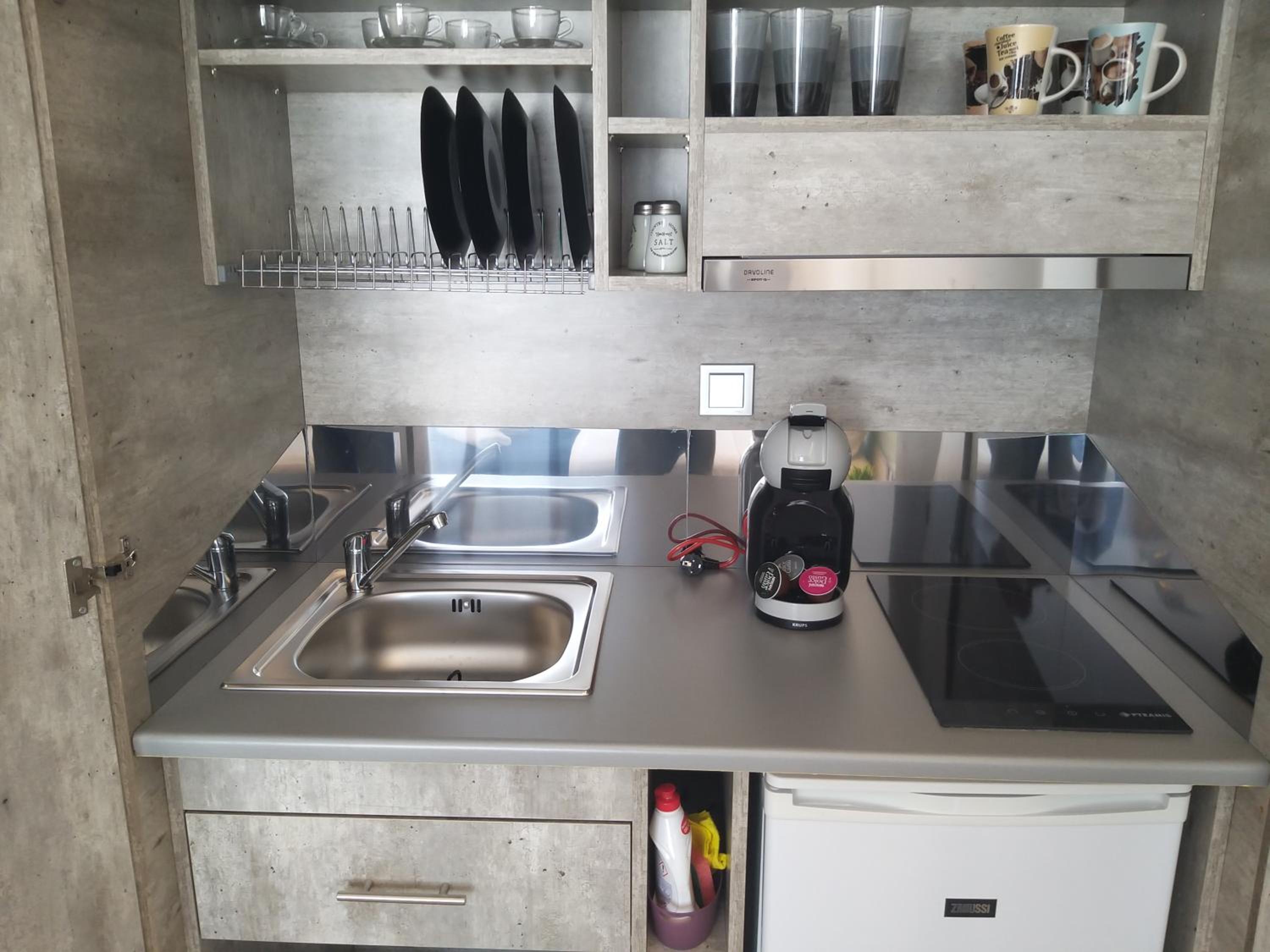 Amazing Apartments @ Aiolou Str.