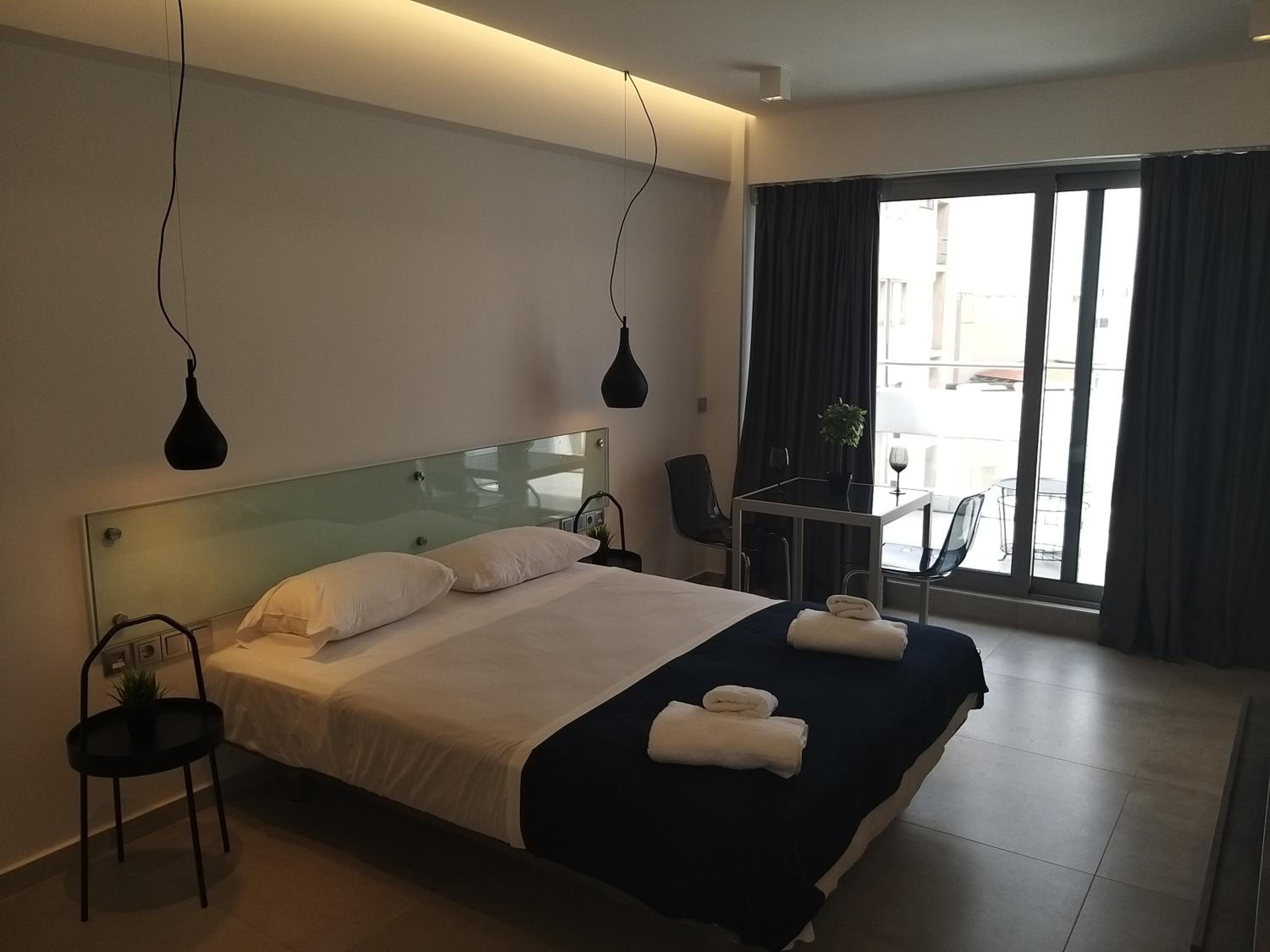 Amazing Apartments @ Aiolou Str.