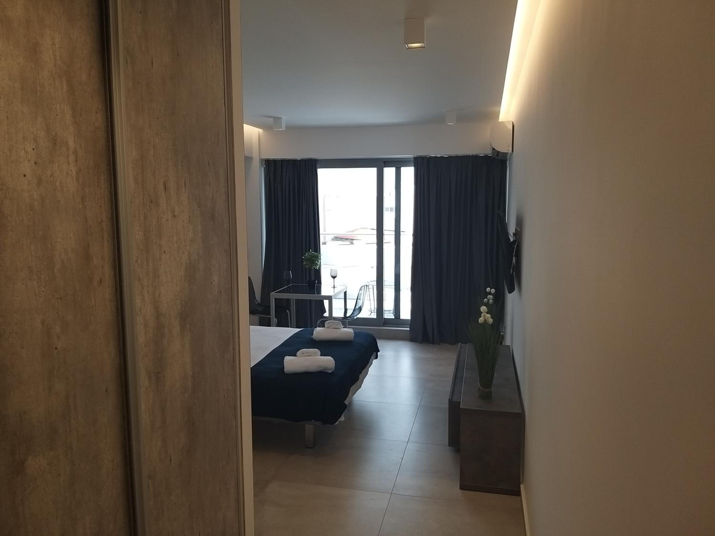 Amazing Apartments @ Aiolou Str.