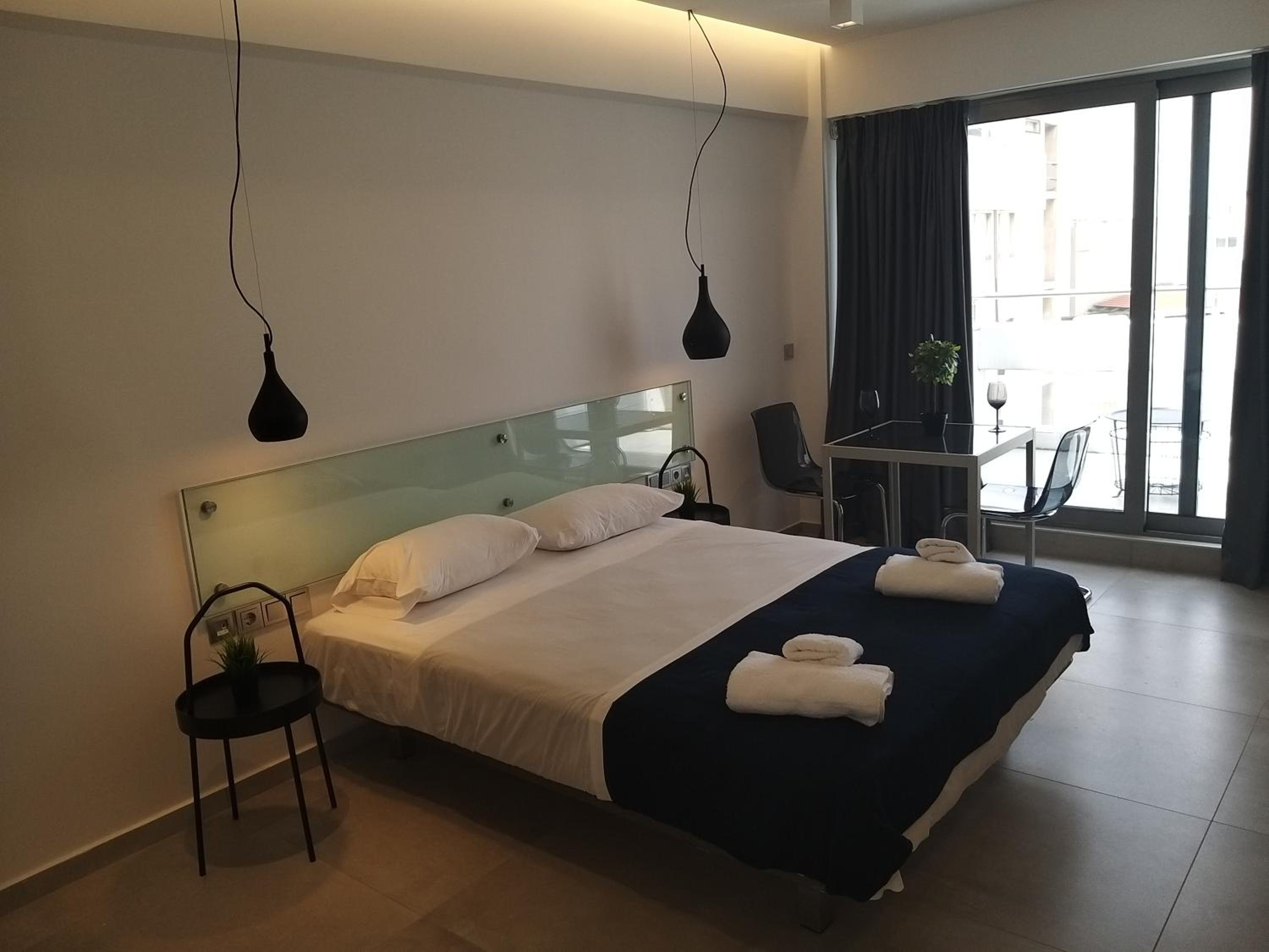 Amazing Apartments @ Aiolou Str.
