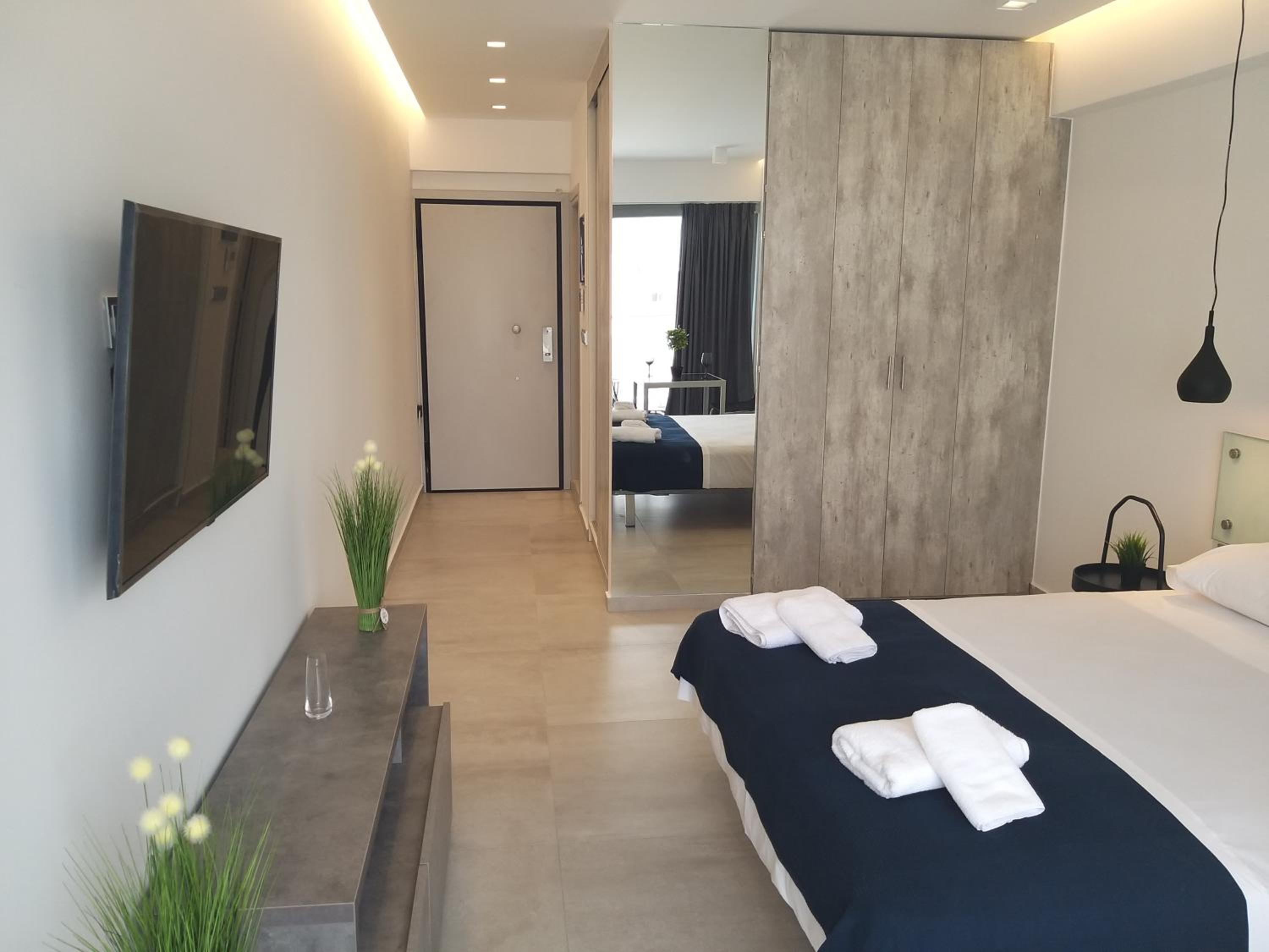 Amazing Apartments @ Aiolou Str.