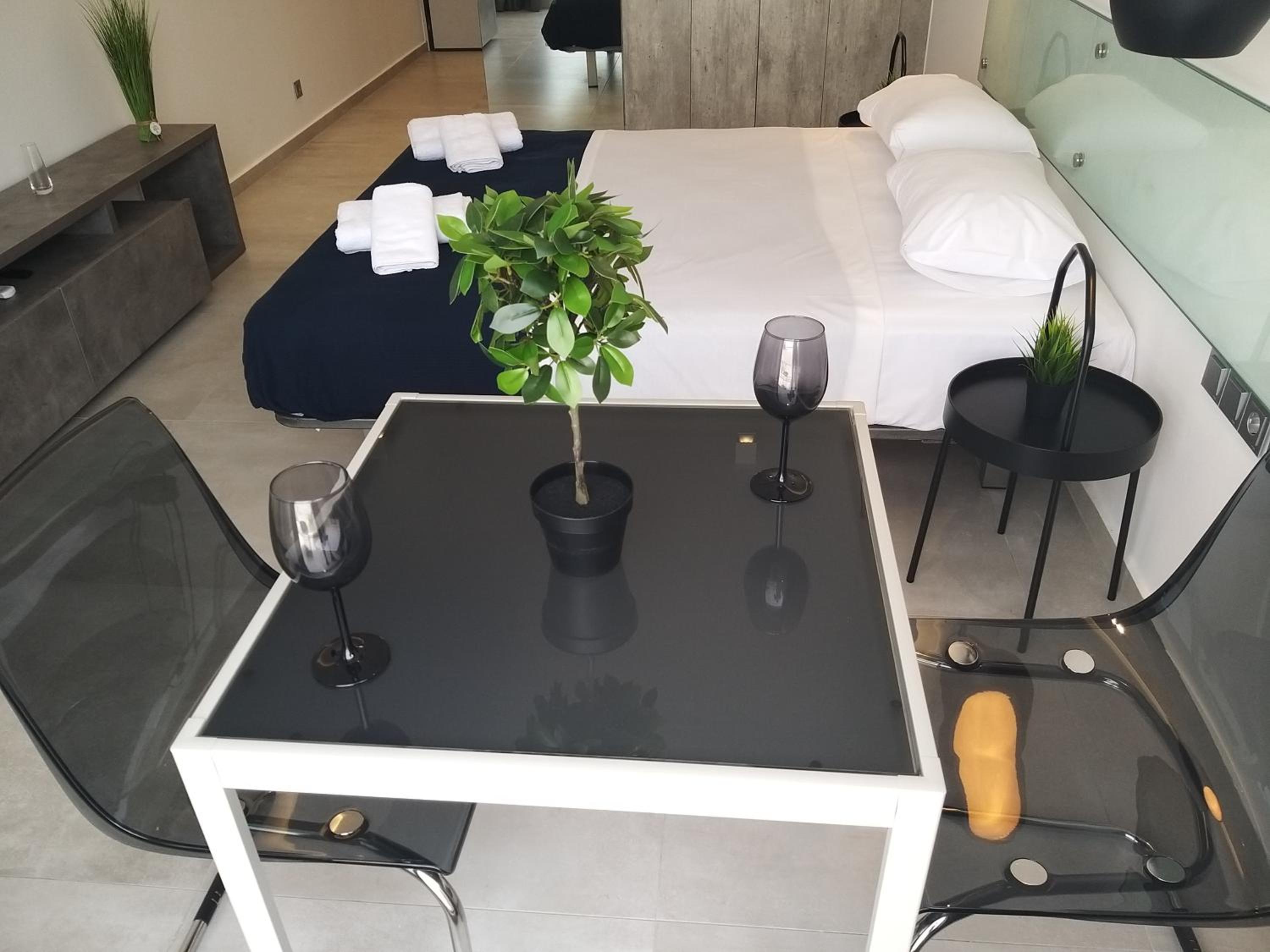 Amazing Apartments @ Aiolou Str.