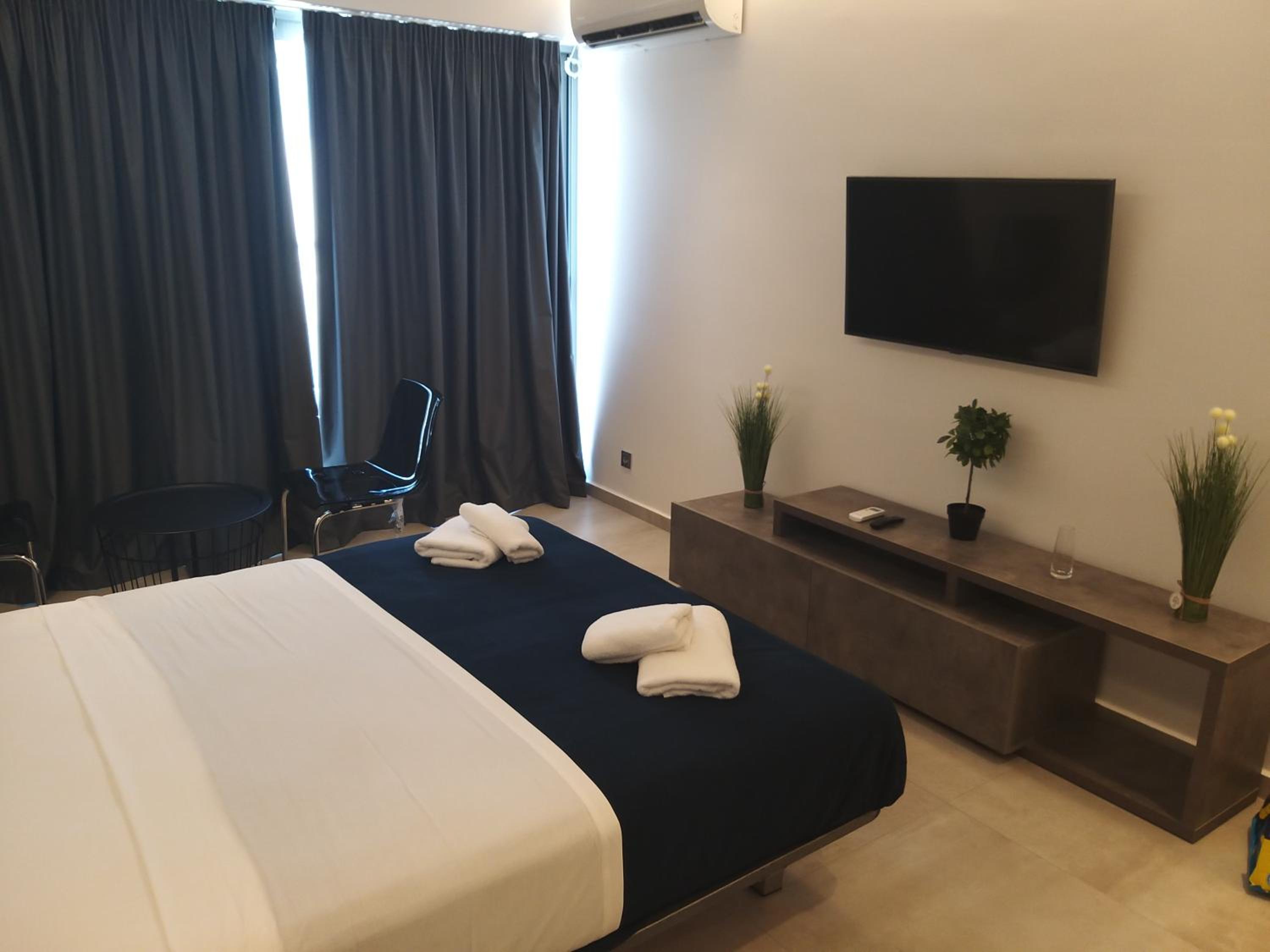 Amazing Apartments @ Aiolou Str.