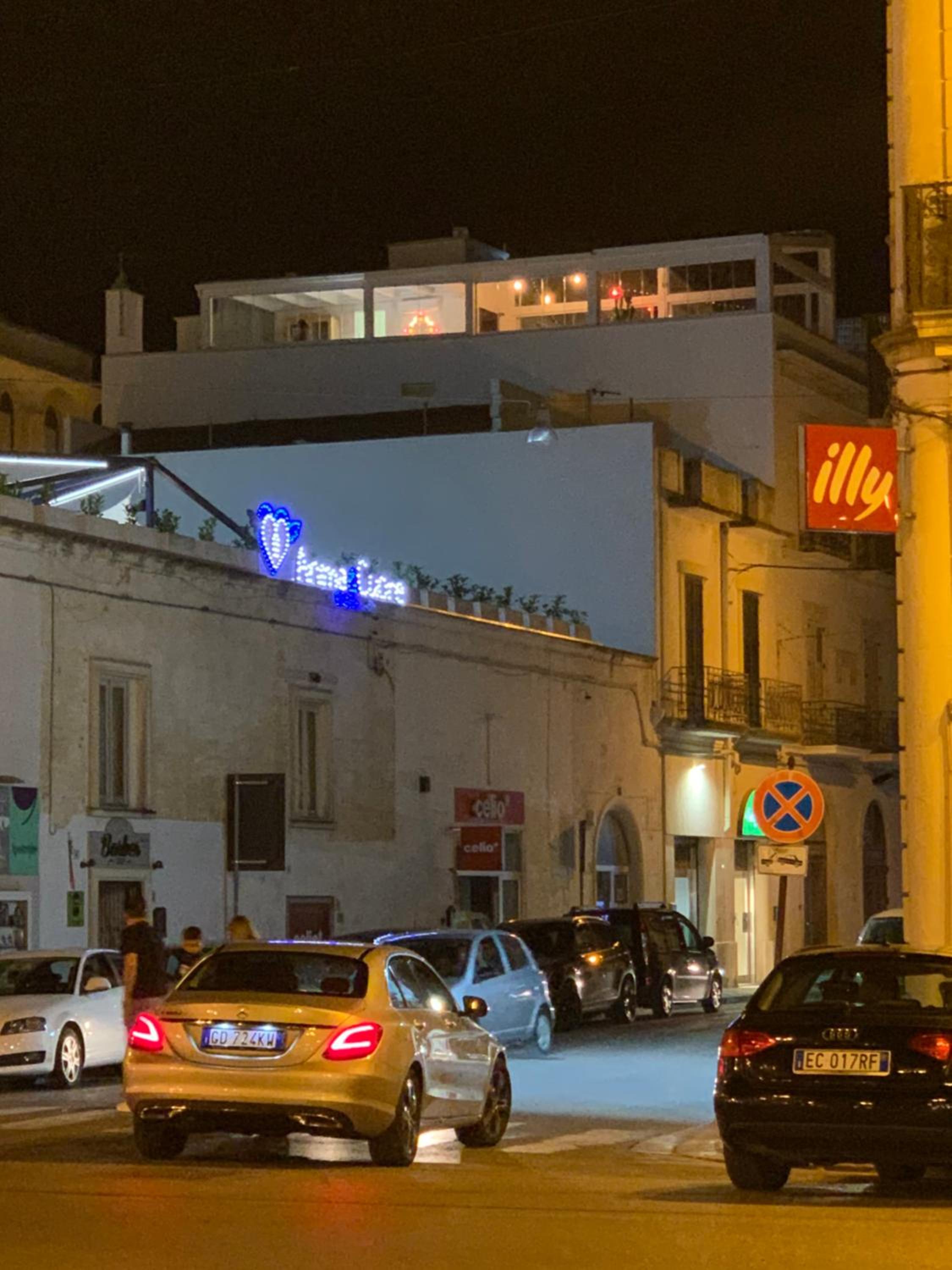 Piazza Fontana Luxury