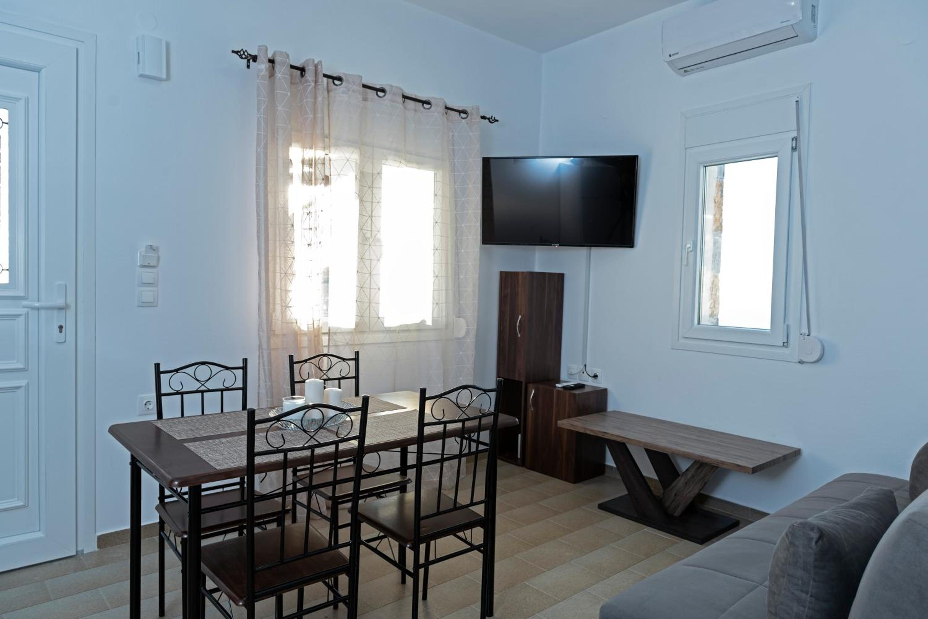 Apartments Kalaitzakis with private pool