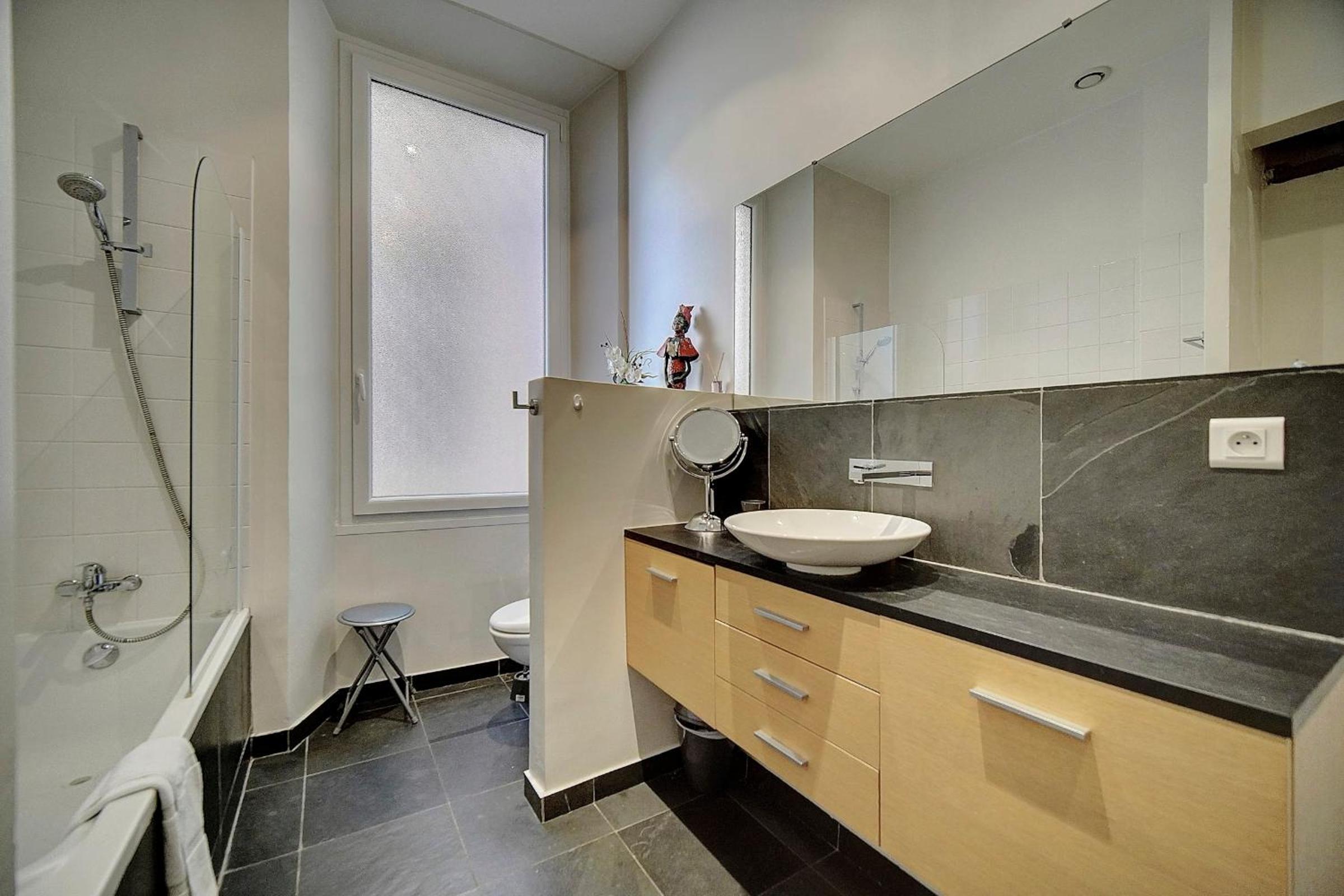 IMMOGROOM - Fully equipped -AC- near Palais des Festivals view 5