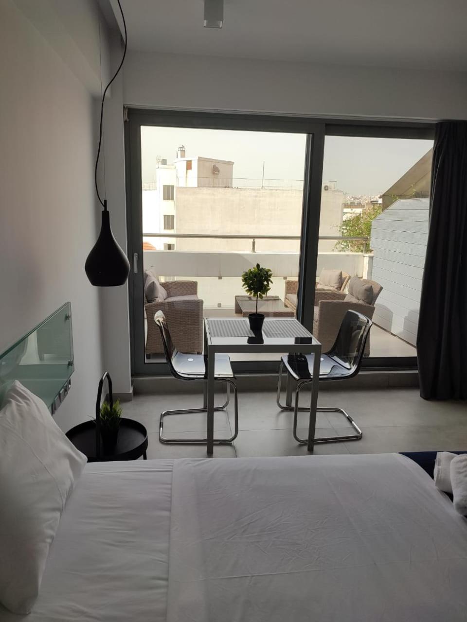 Amazing Apartments @ Aiolou Str.
