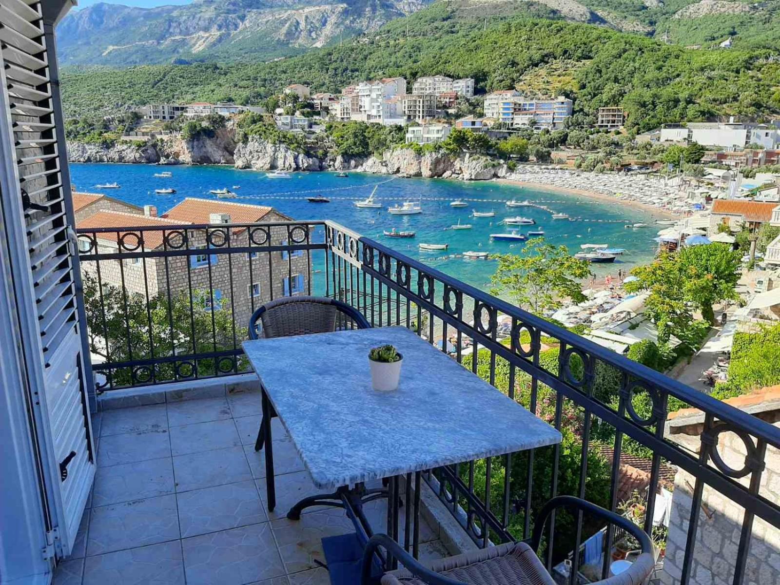 Apartments Mitrovići Miločer