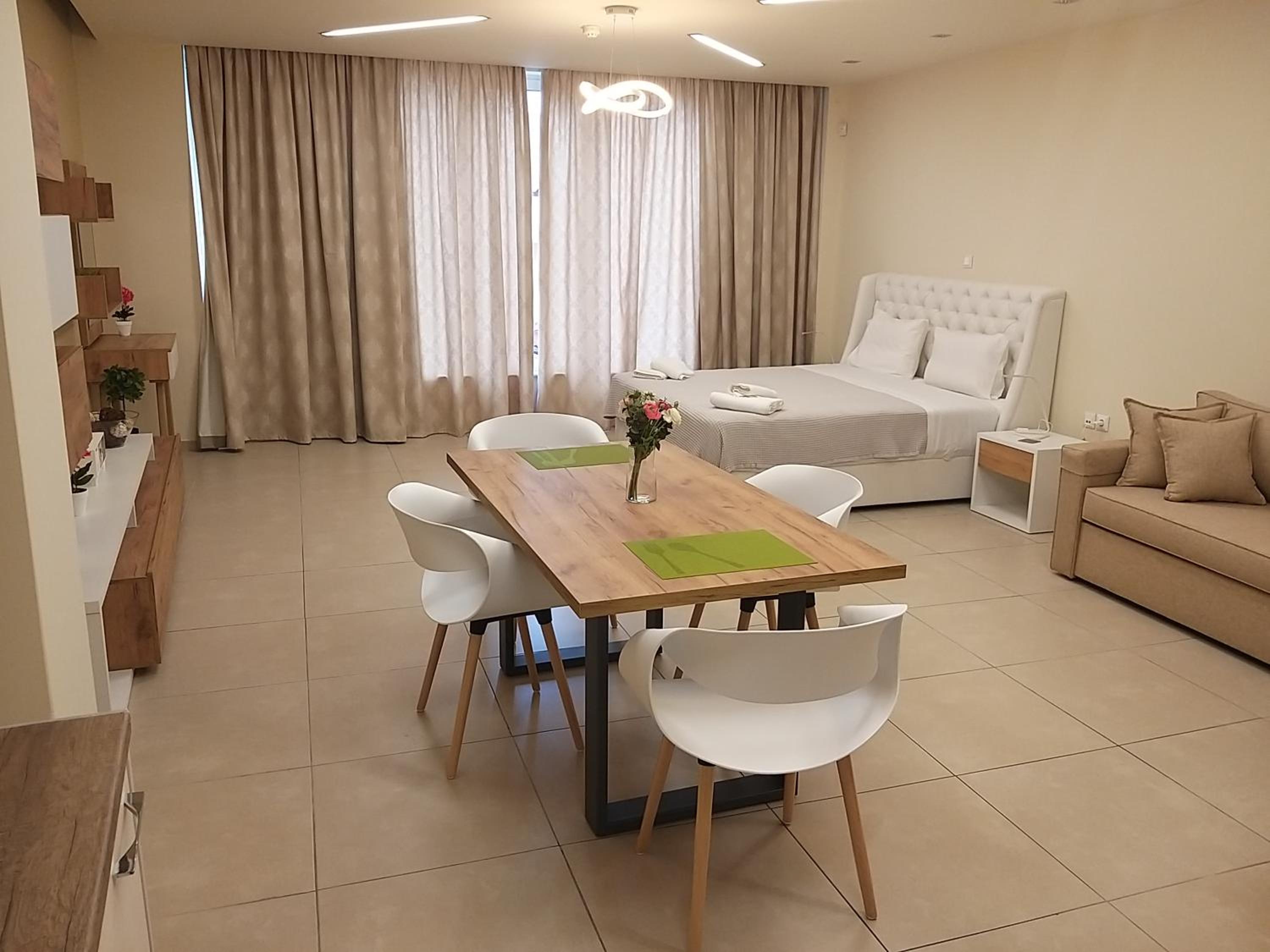 Amazing Apartments @ Monastiraki Subway Station