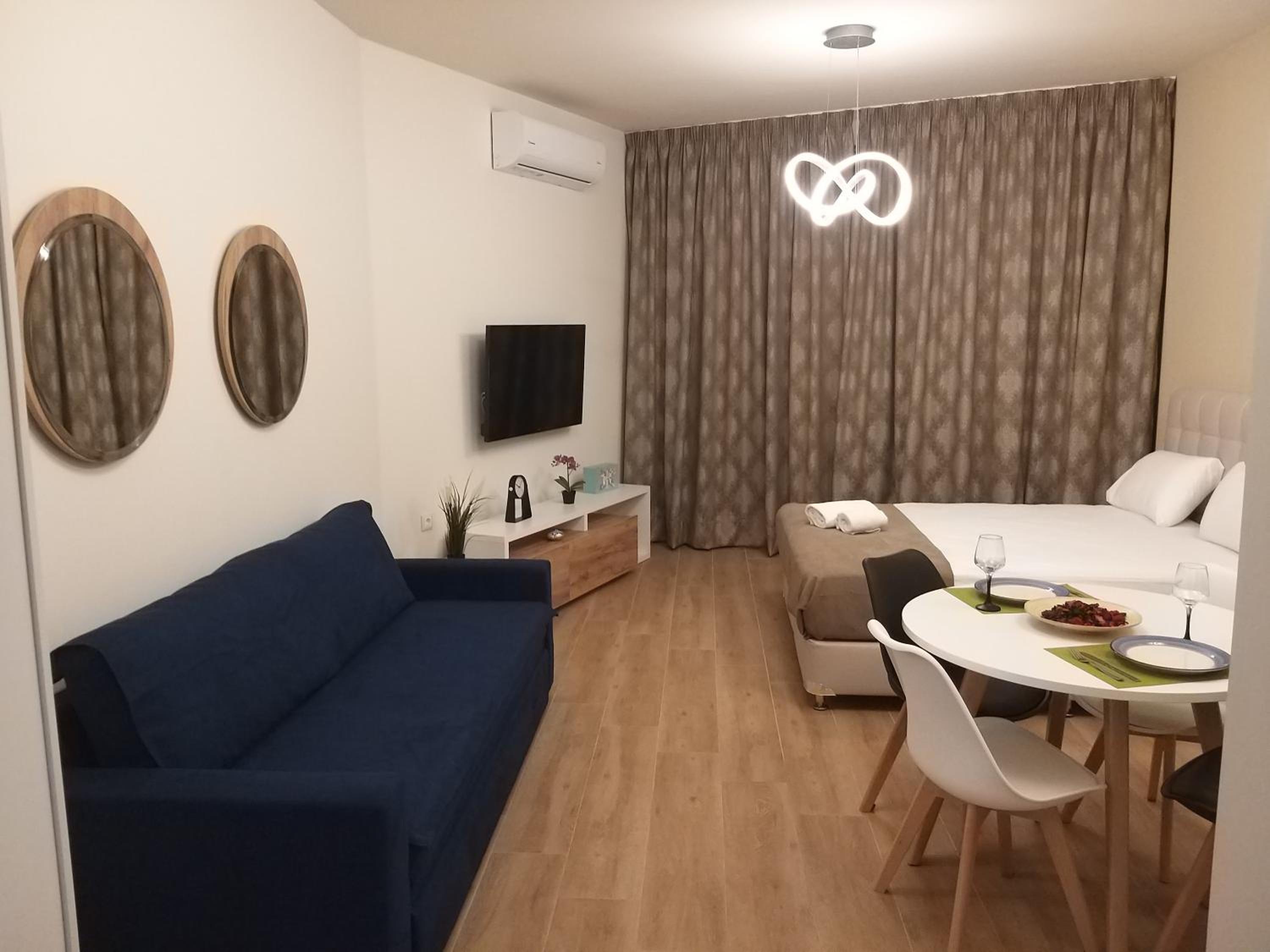 Amazing Apartments @ Monastiraki Subway Station