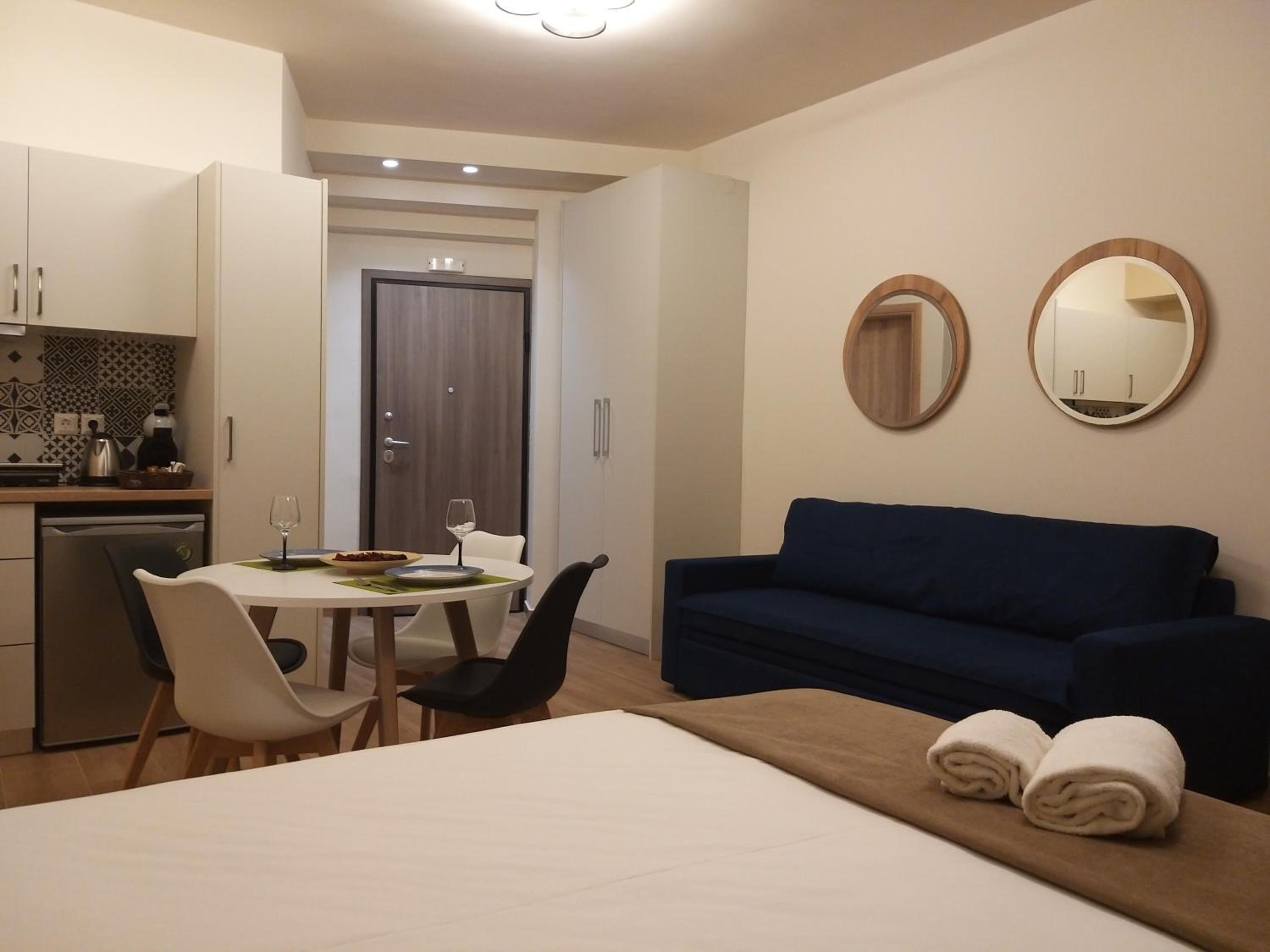Amazing Apartments @ Monastiraki Subway Station