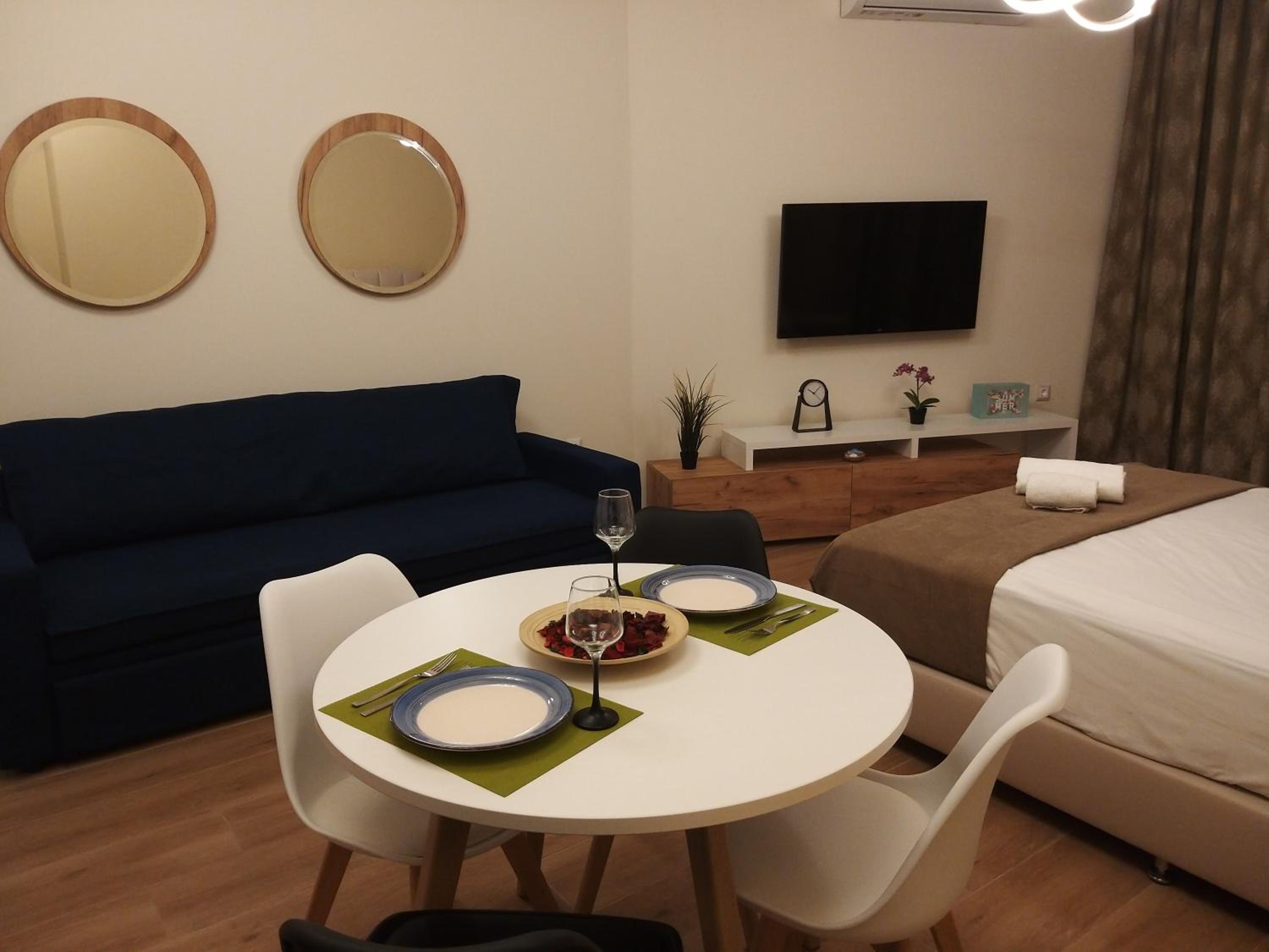 Amazing Apartments @ Monastiraki Subway Station