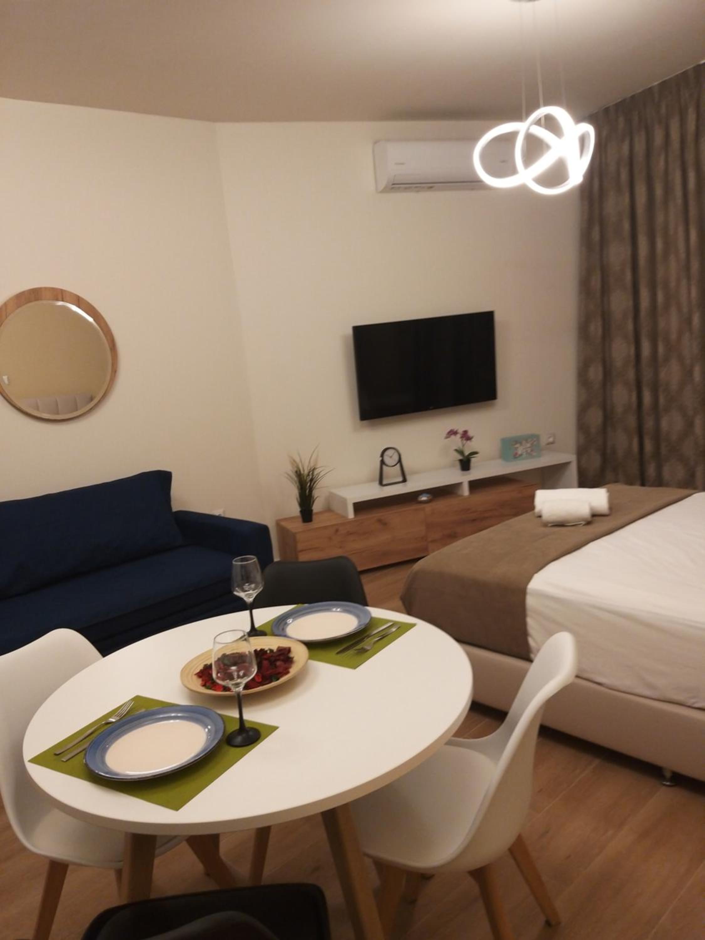 Amazing Apartments @ Monastiraki Subway Station