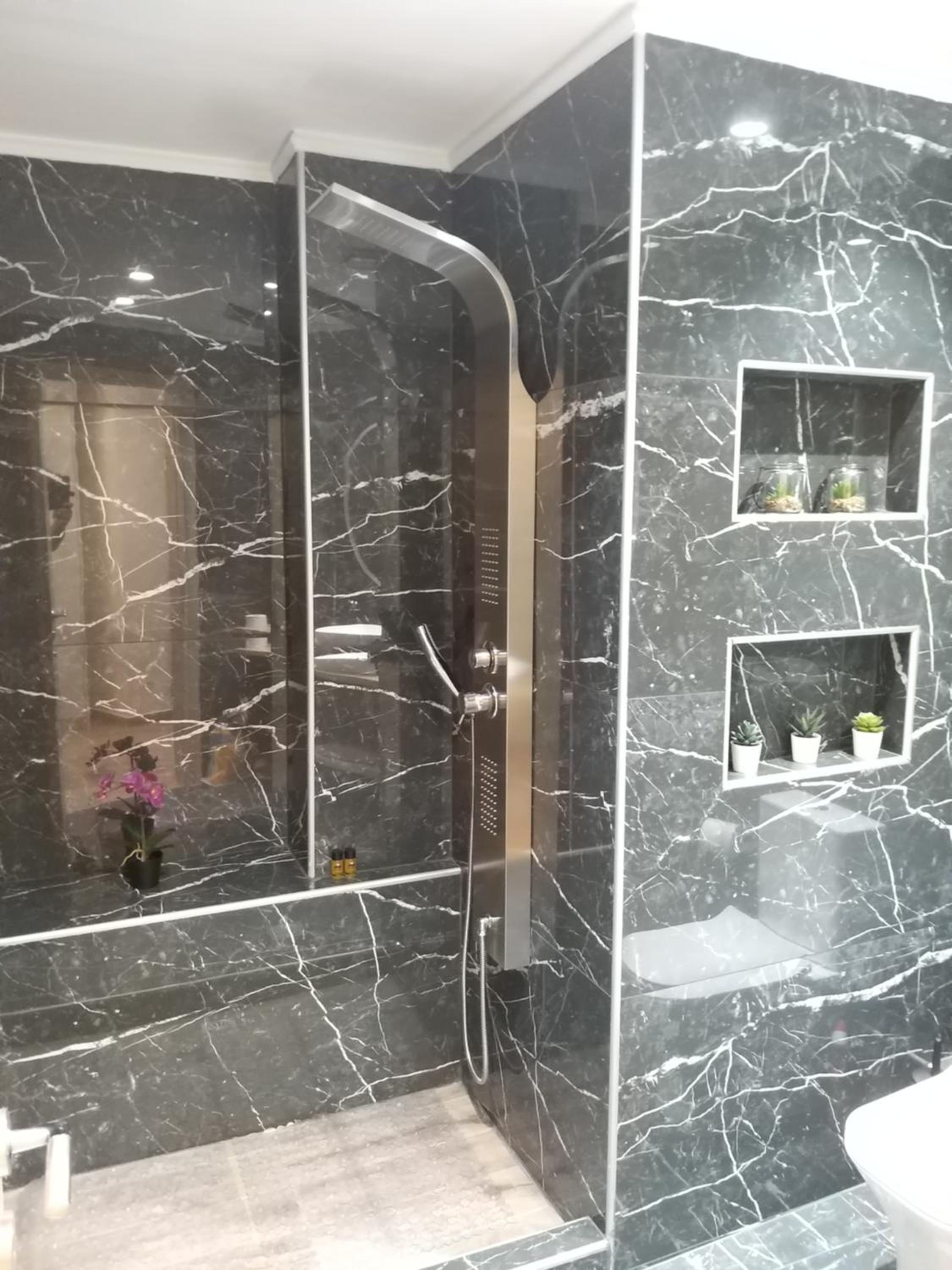 Amazing Apartments @ Monastiraki Subway Station