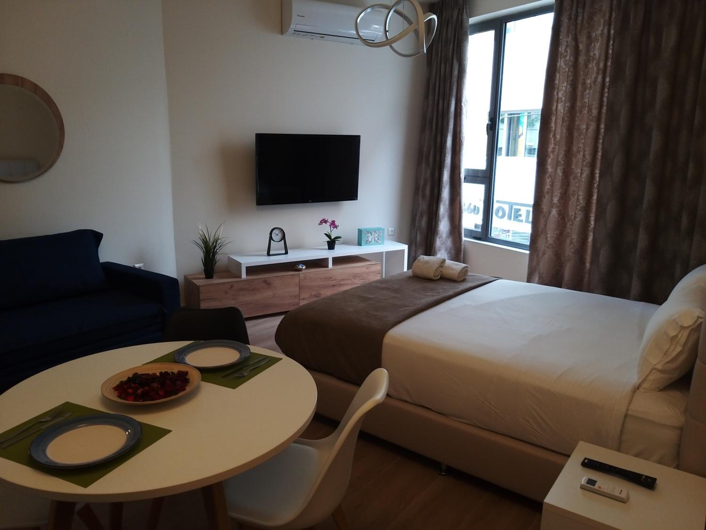 Amazing Apartments @ Monastiraki Subway Station