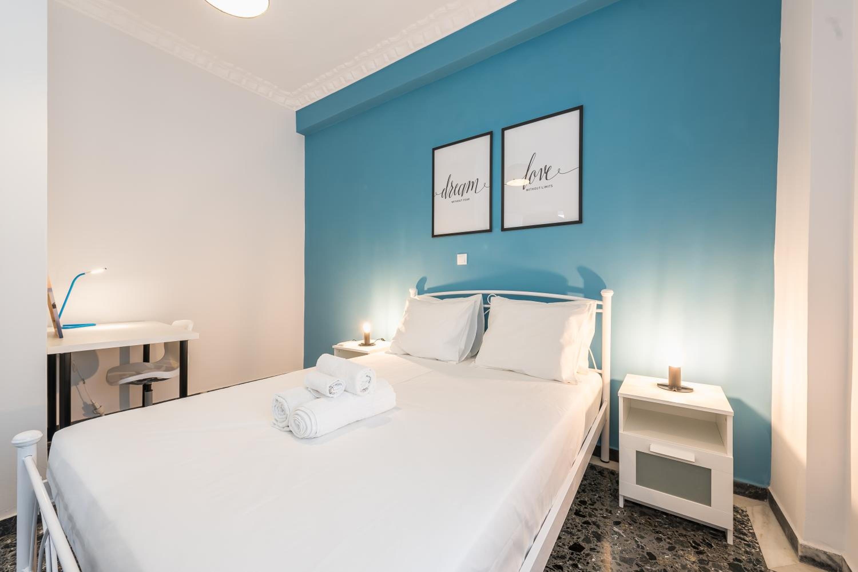 Athens Central Pangrati - Varnava Square Modern Apartment for 5