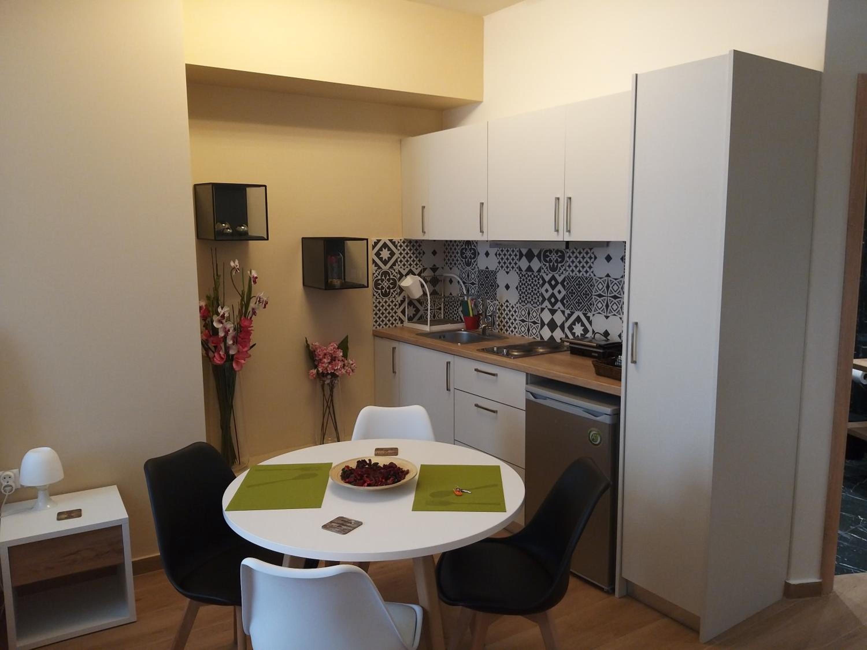 Amazing Apartments @ Monastiraki Subway Station