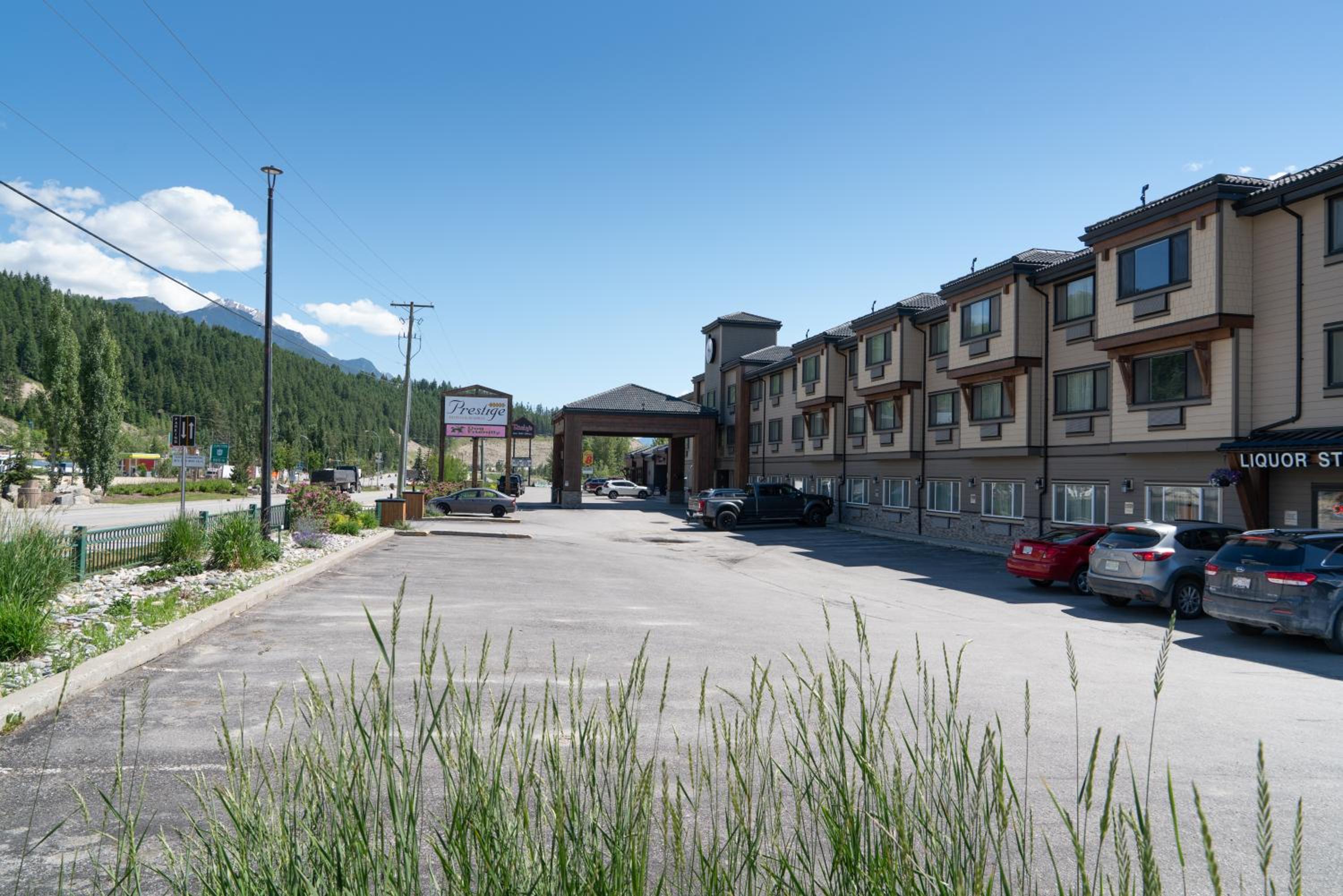 Golden Vacations - Prestige Inn Golden - Property Image 3